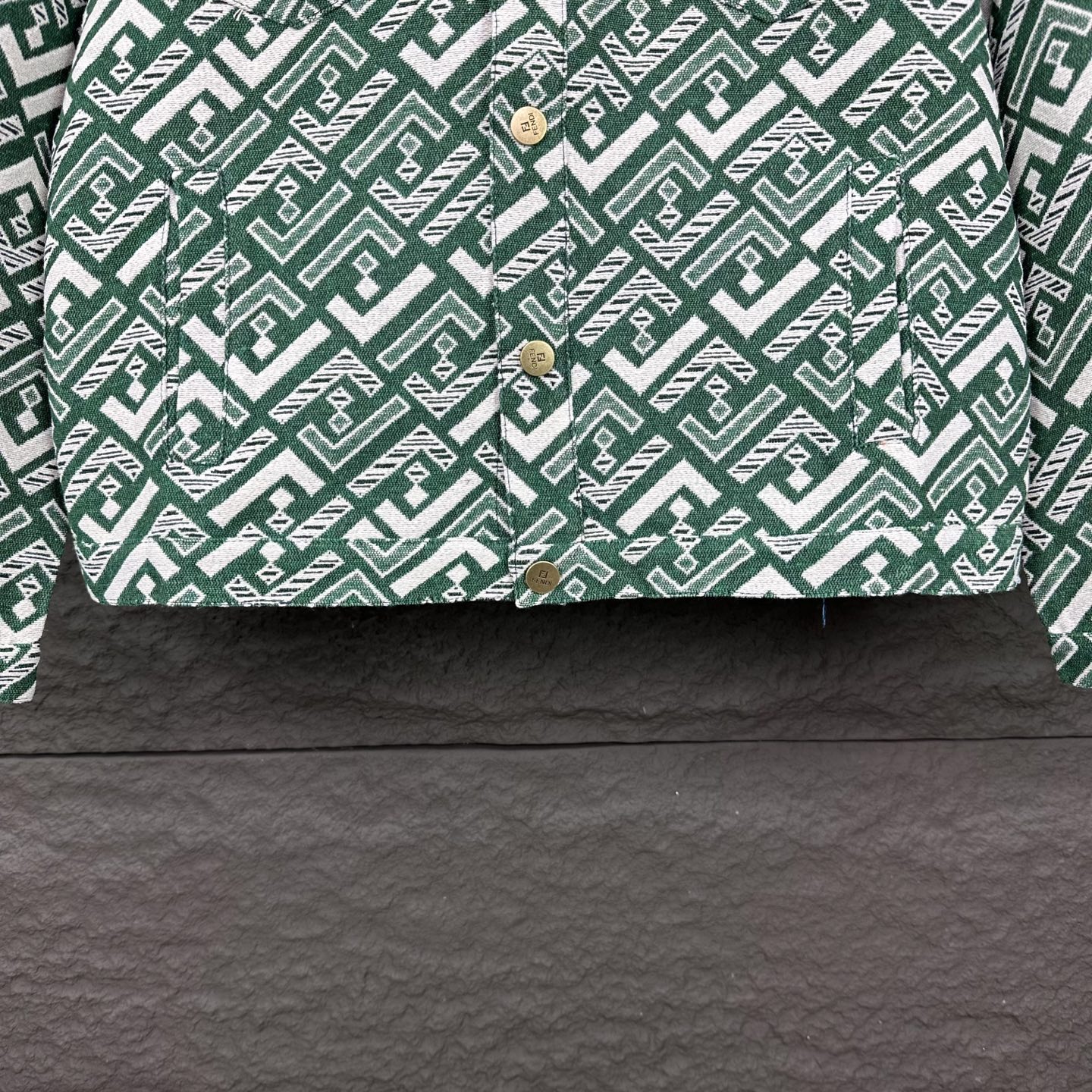 High-end Cowboy Coat with F-Letter Logo for Men and Women in Green, 2025 Collection - 图片 6
