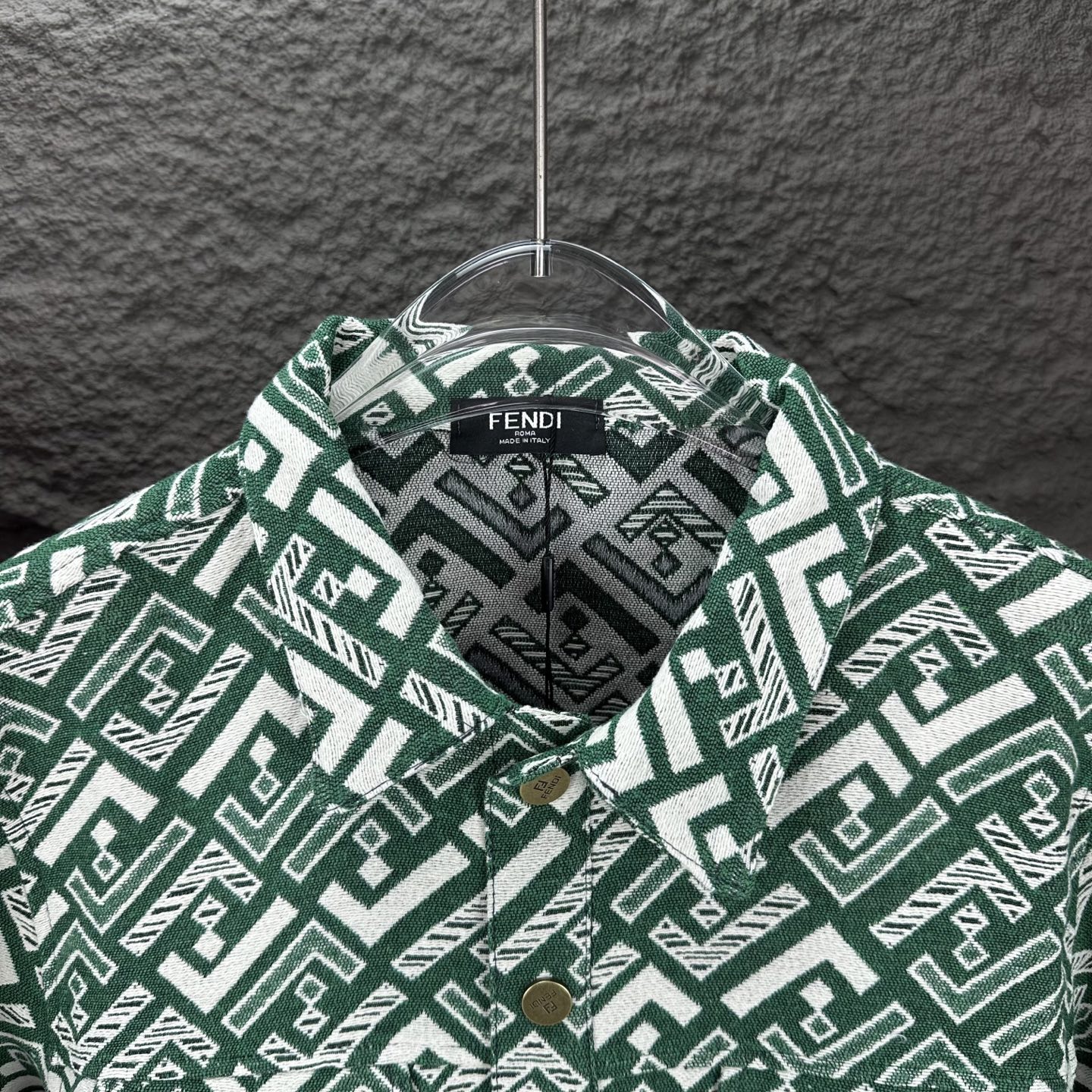 High-end Cowboy Coat with F-Letter Logo for Men and Women in Green, 2025 Collection - 图片 3