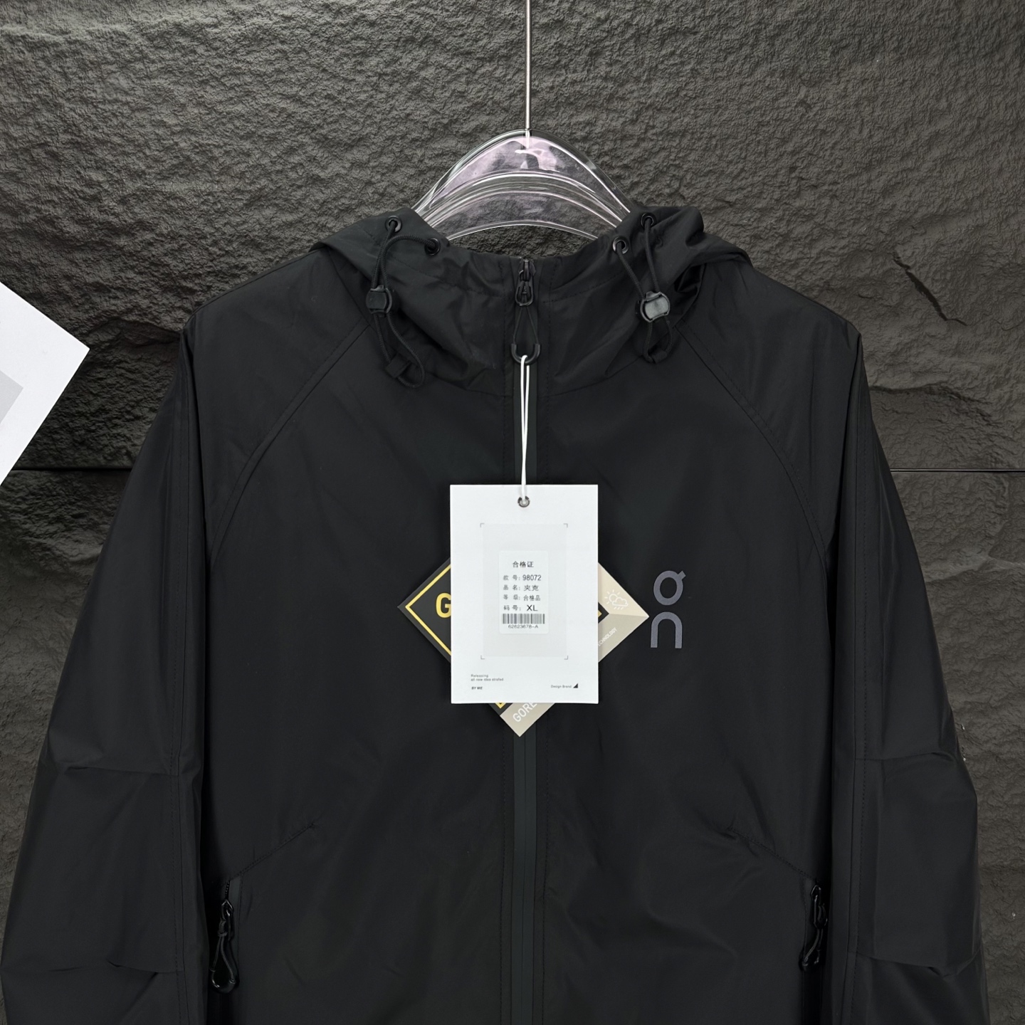 High-End Waterproof Hooded Zipper Jacket for Men and Women – 2025 Collection - 图片 5