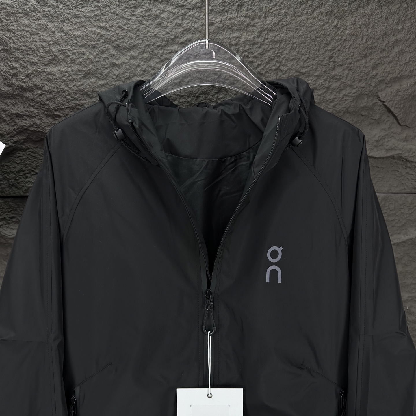 High-End Waterproof Hooded Zipper Jacket for Men and Women – 2025 Collection - 图片 6