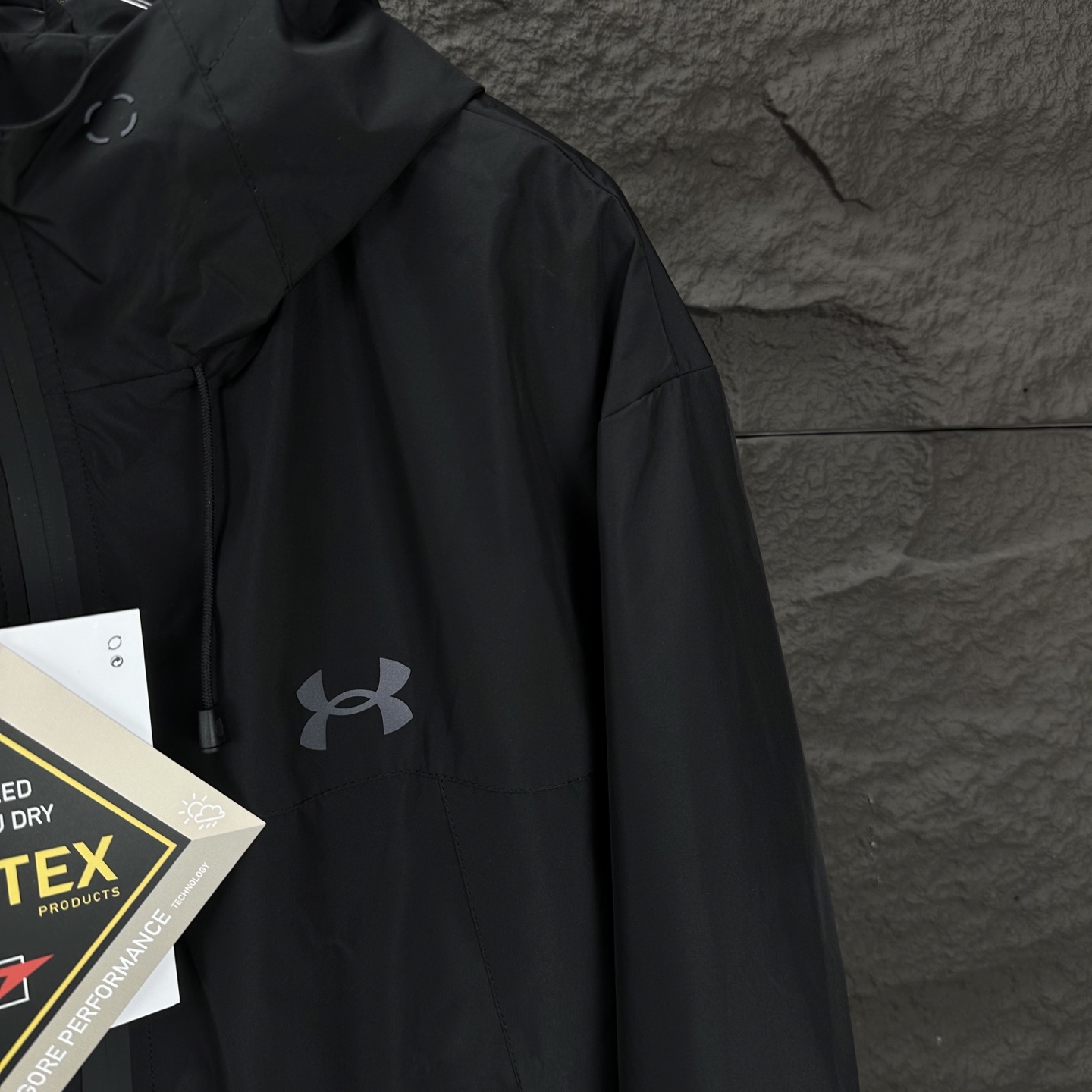 High-End Waterproof Hood Zipper Jacket 2025 with Reflecting Logo for Couples - 图片 4