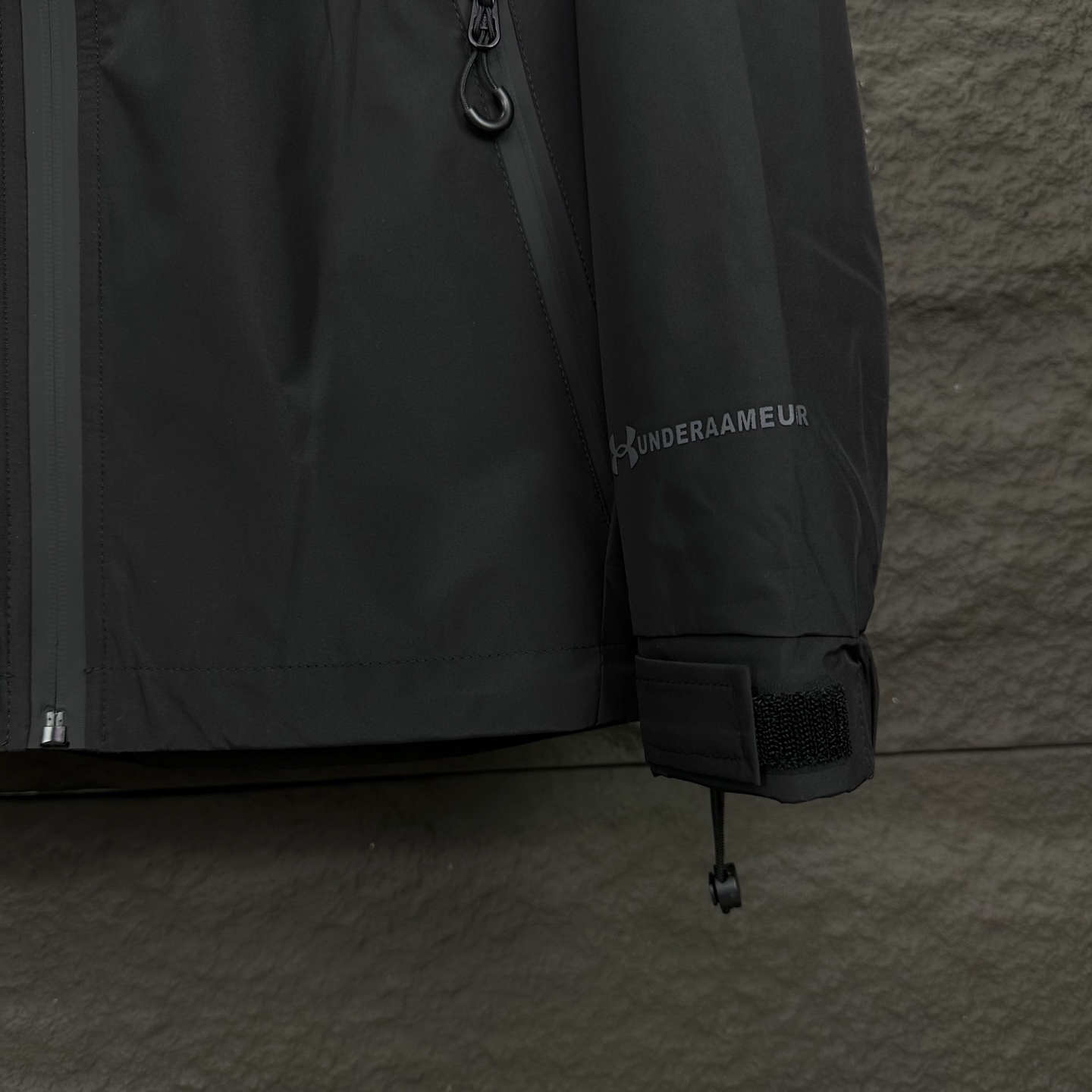 High-End Waterproof Hood Zipper Jacket 2025 with Reflecting Logo for Couples - 图片 7