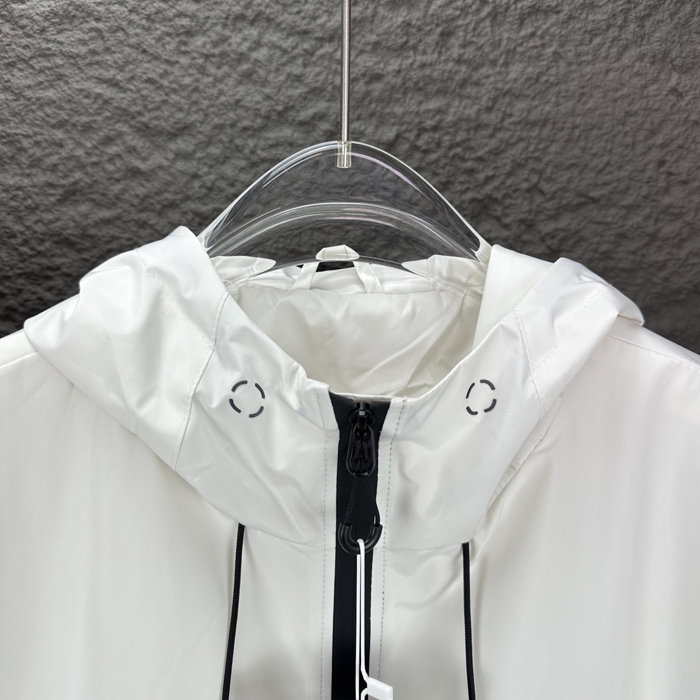 High-end Waterproof Hood Zipper Jacket for Couples with Reflecting Logo - 图片 3
