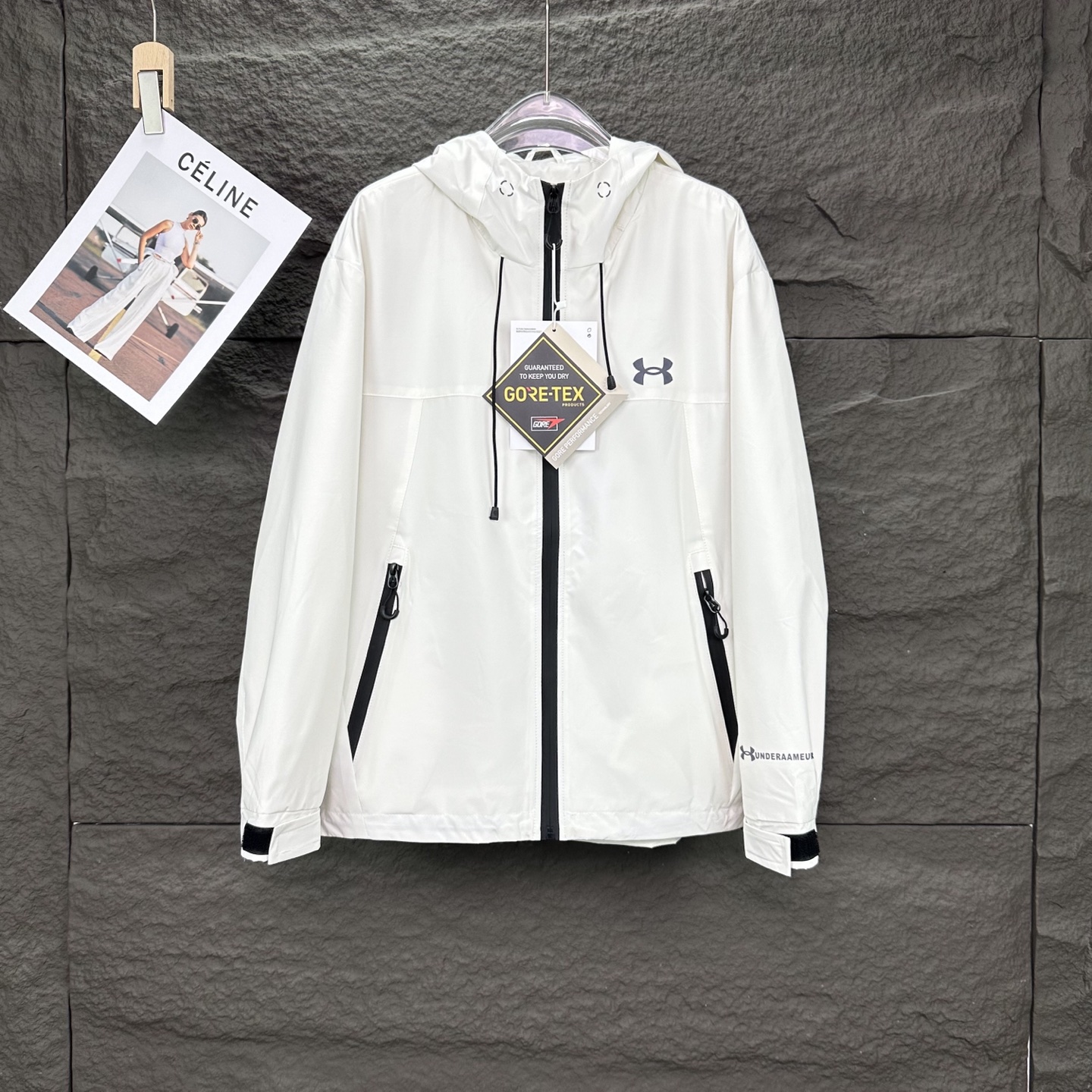 High-end Waterproof Hood Zipper Jacket for Couples with Reflecting Logo