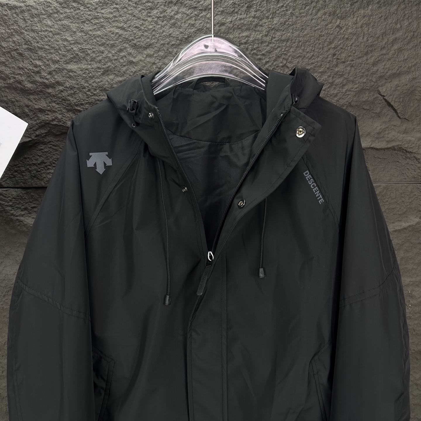 High-End Waterproof Reflective Zipper Jacket for Couples: Disanter’s Latest Design - 图片 6
