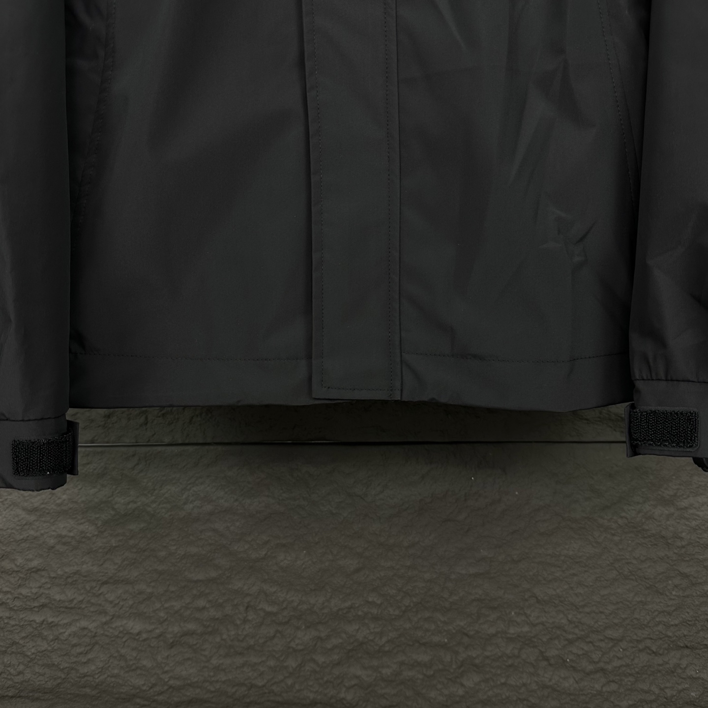 High-End Waterproof Reflective Zipper Jacket for Couples: Disanter’s Latest Design - 图片 8