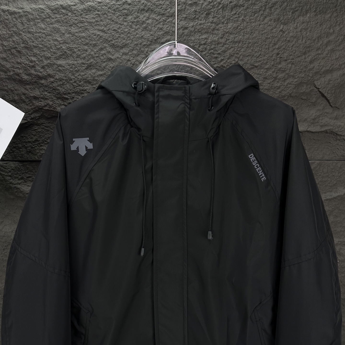 High-End Waterproof Reflective Zipper Jacket for Couples: Disanter’s Latest Design - 图片 5