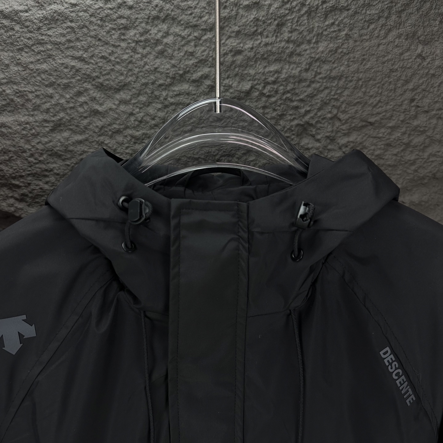 High-End Waterproof Reflective Zipper Jacket for Couples: Disanter’s Latest Design - 图片 3