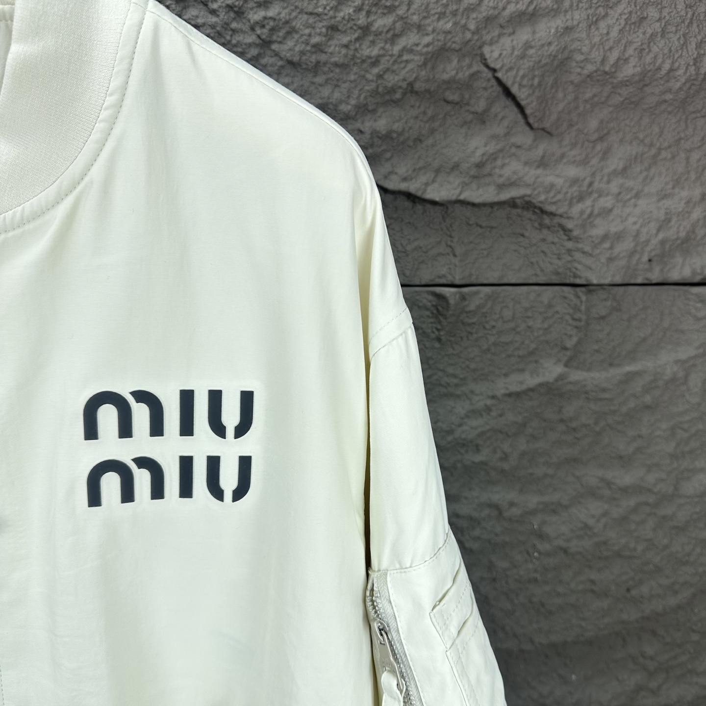 High-End Waterproof Couple Suit Jacket: MIU MIU2025, Polyester Fibre, Fashionable Design - 图片 4