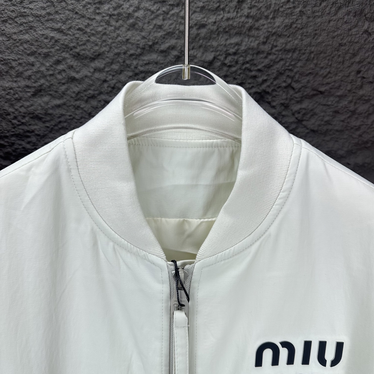 High-End Waterproof Couple Suit Jacket: MIU MIU2025, Polyester Fibre, Fashionable Design - 图片 3