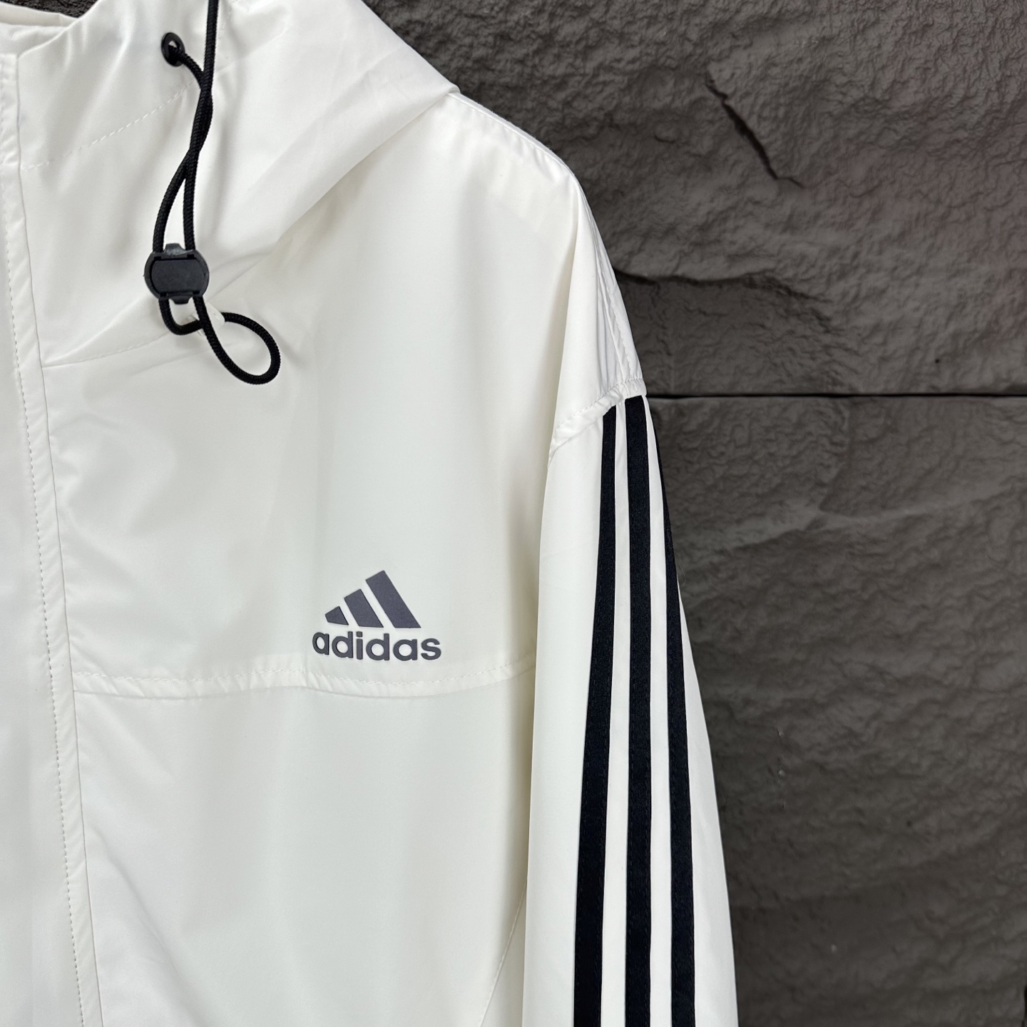 High-End Waterproof Hood Zipper Jacket with Reflecting Logo for Couples - 图片 4