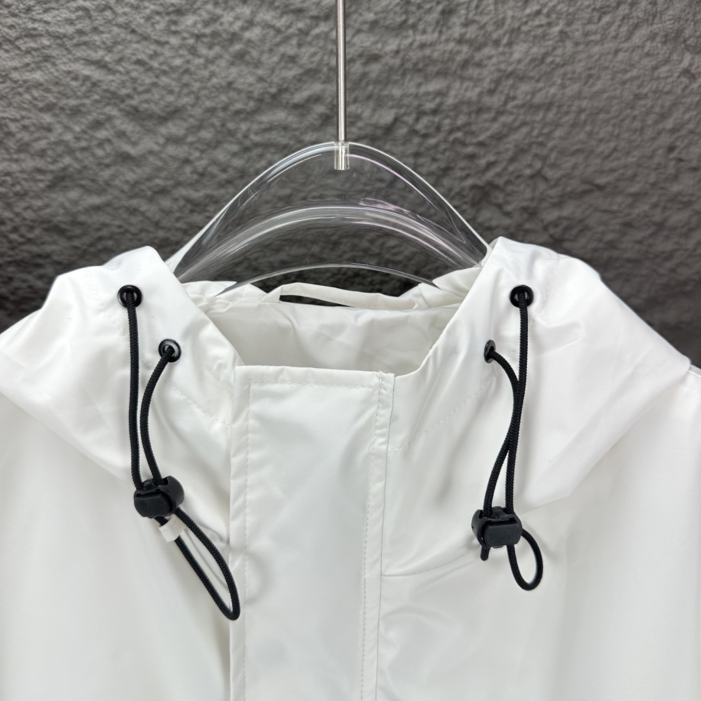 High-End Waterproof Hood Zipper Jacket with Reflecting Logo for Couples - 图片 3