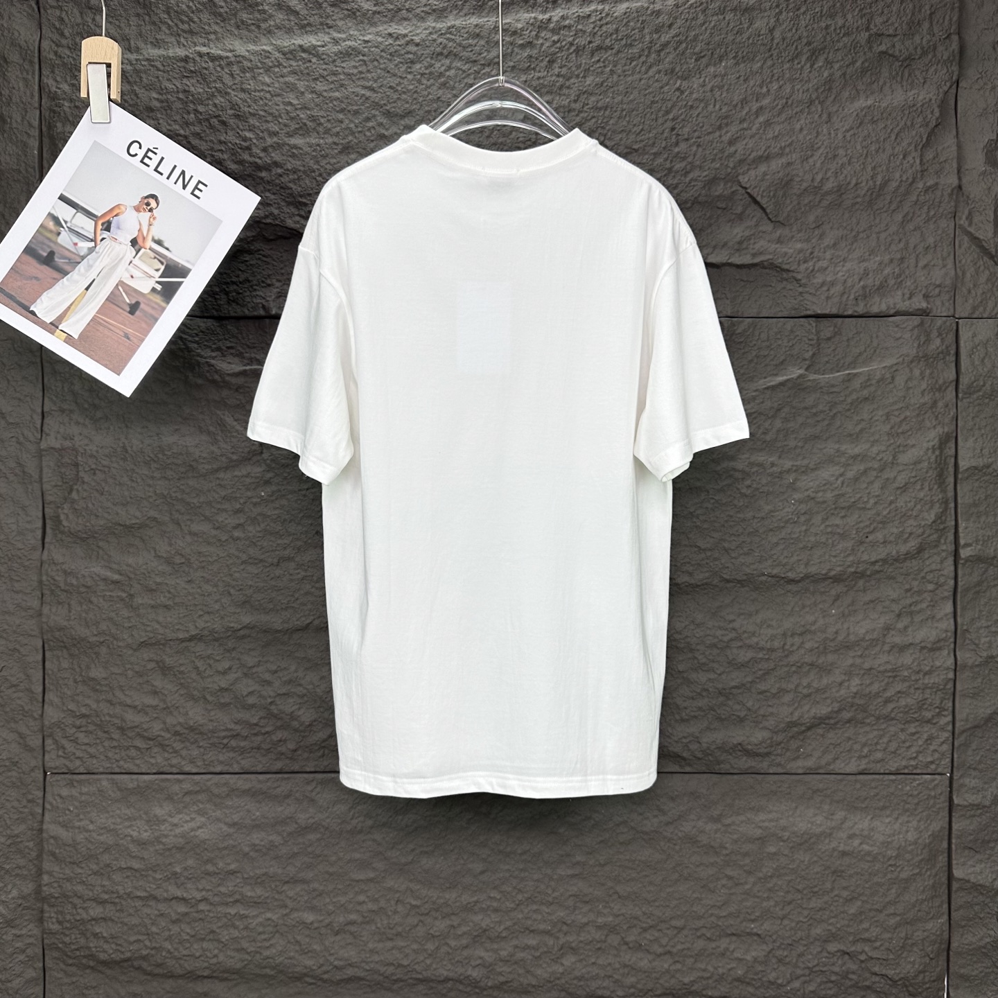 High-End 2025 Céline Couples T-Shirts: Fashionable, High-Quality, Unisex Options - 图片 2