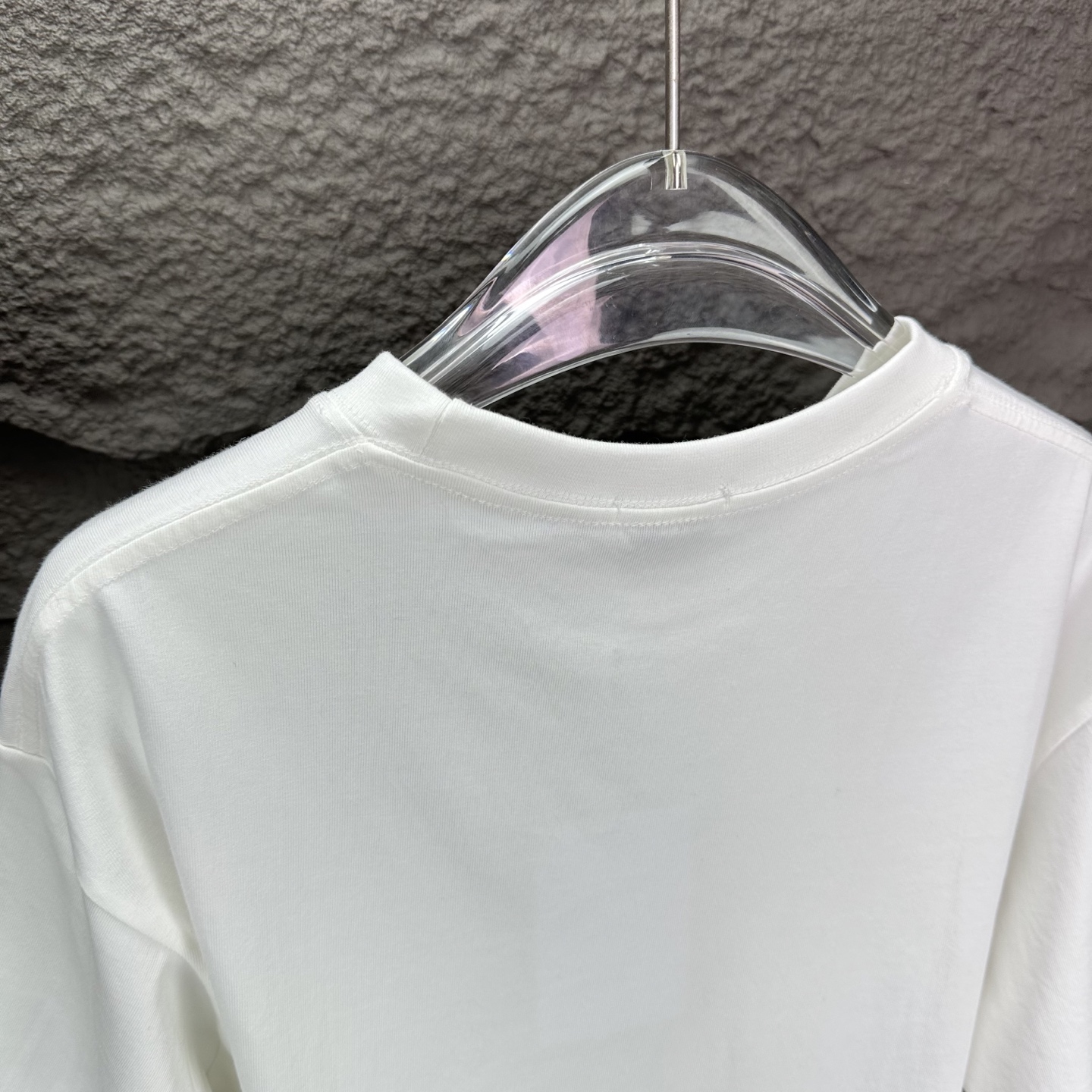 High-End 2025 Céline Couples T-Shirts: Fashionable, High-Quality, Unisex Options - 图片 8