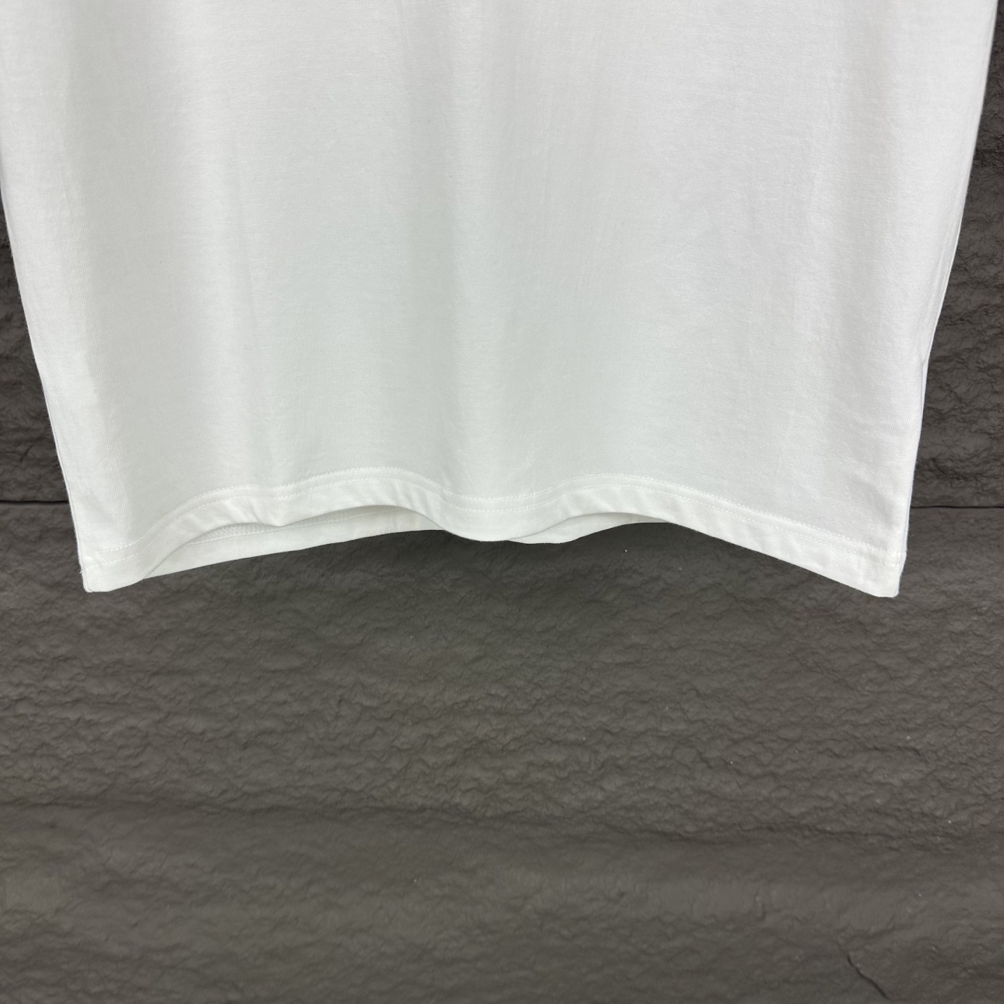 High-End 2025 Céline Couples T-Shirts: Fashionable, High-Quality, Unisex Options - 图片 6