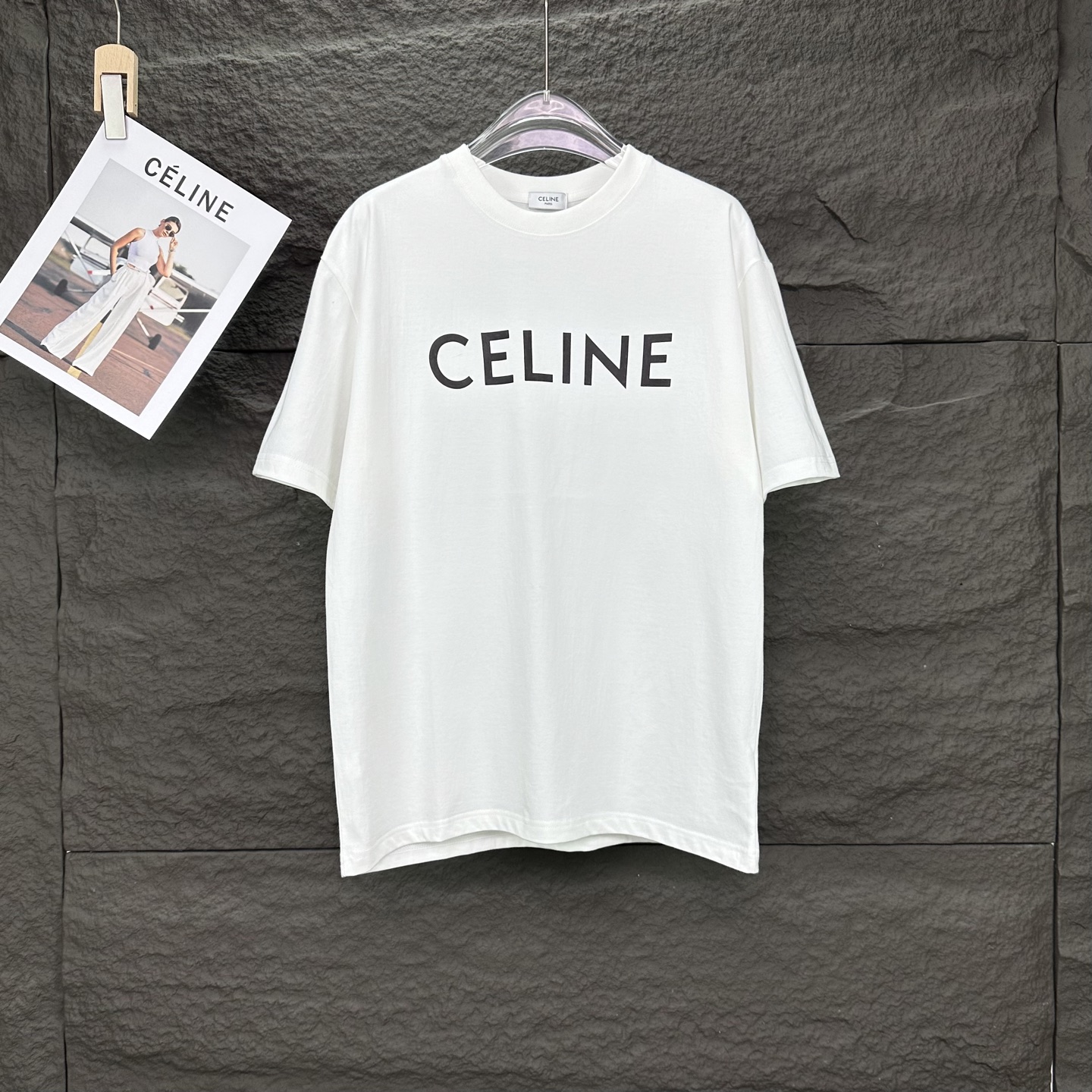 High-End 2025 Céline Couples T-Shirts: Fashionable, High-Quality, Unisex Options - 图片 1