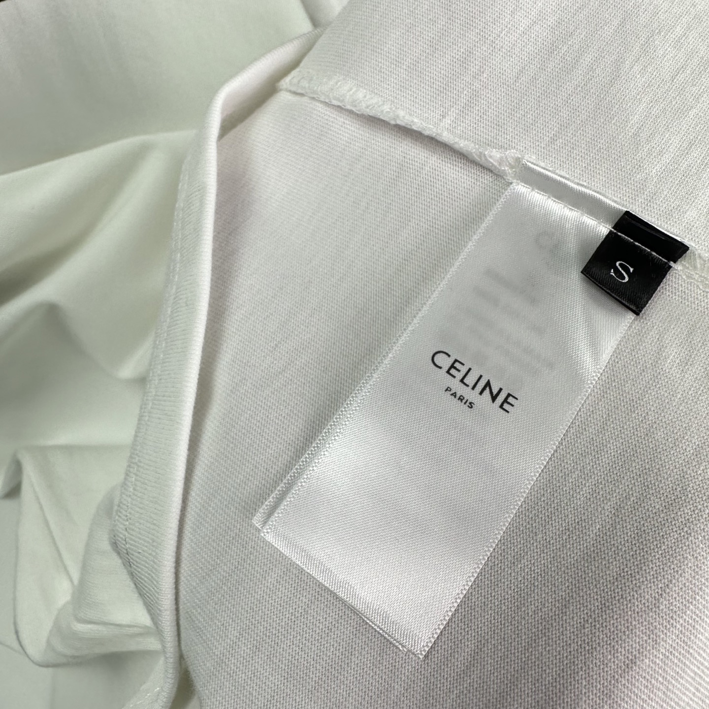 High-End 2025 Céline Couples T-Shirts: Fashionable, High-Quality, Unisex Options - 图片 7