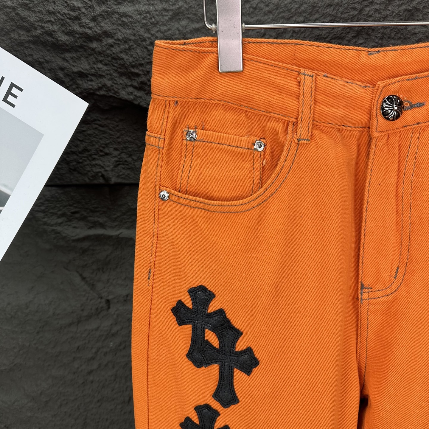 High-End 2025 Jeans: Top Quality, Unique Design, Water-Washed Styles, Orange Color. - 图片 4