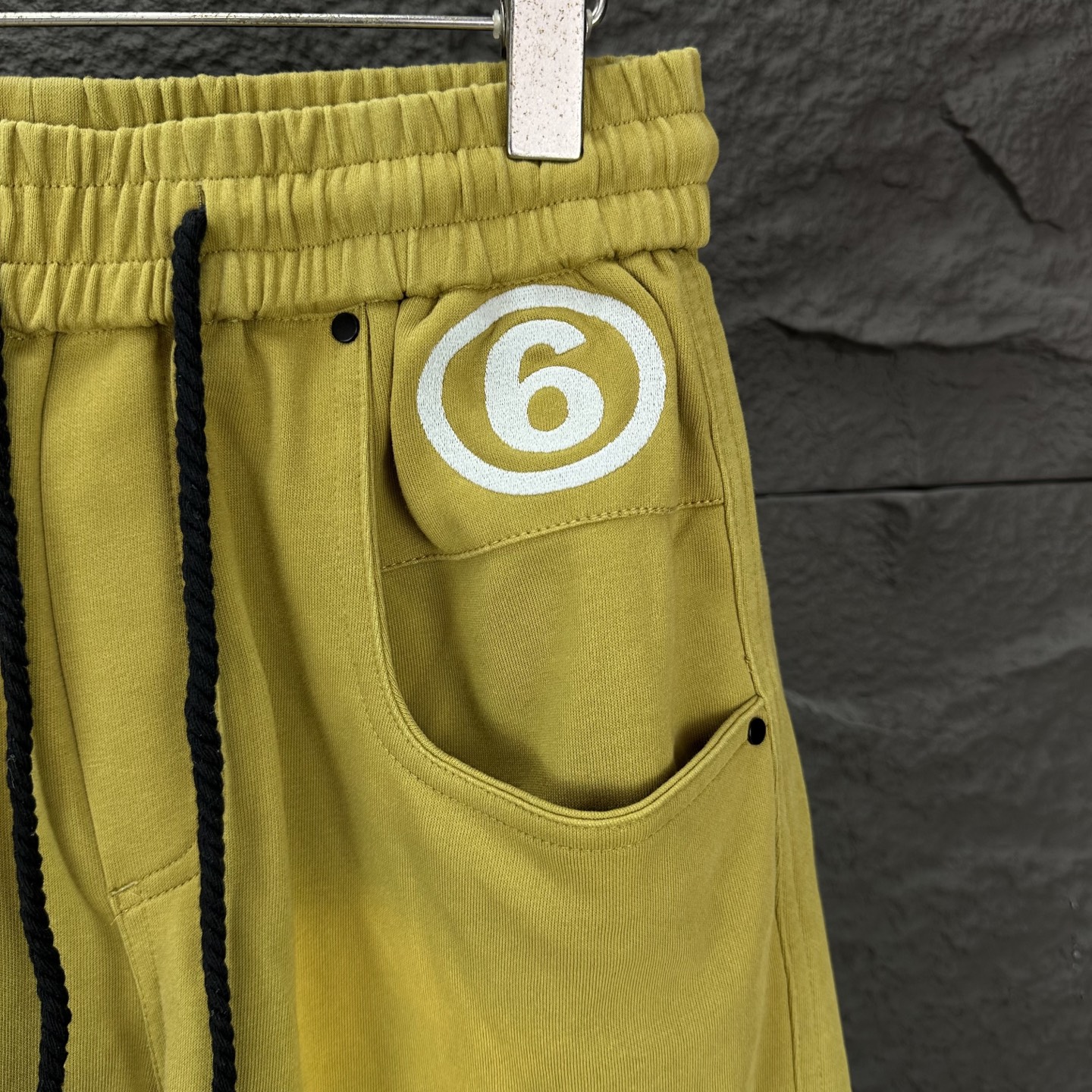 High-End Magella 2025 Digital Logo Couple Shorts: Premium Quality, Custom Fabric, Unisex Fit - 图片 4