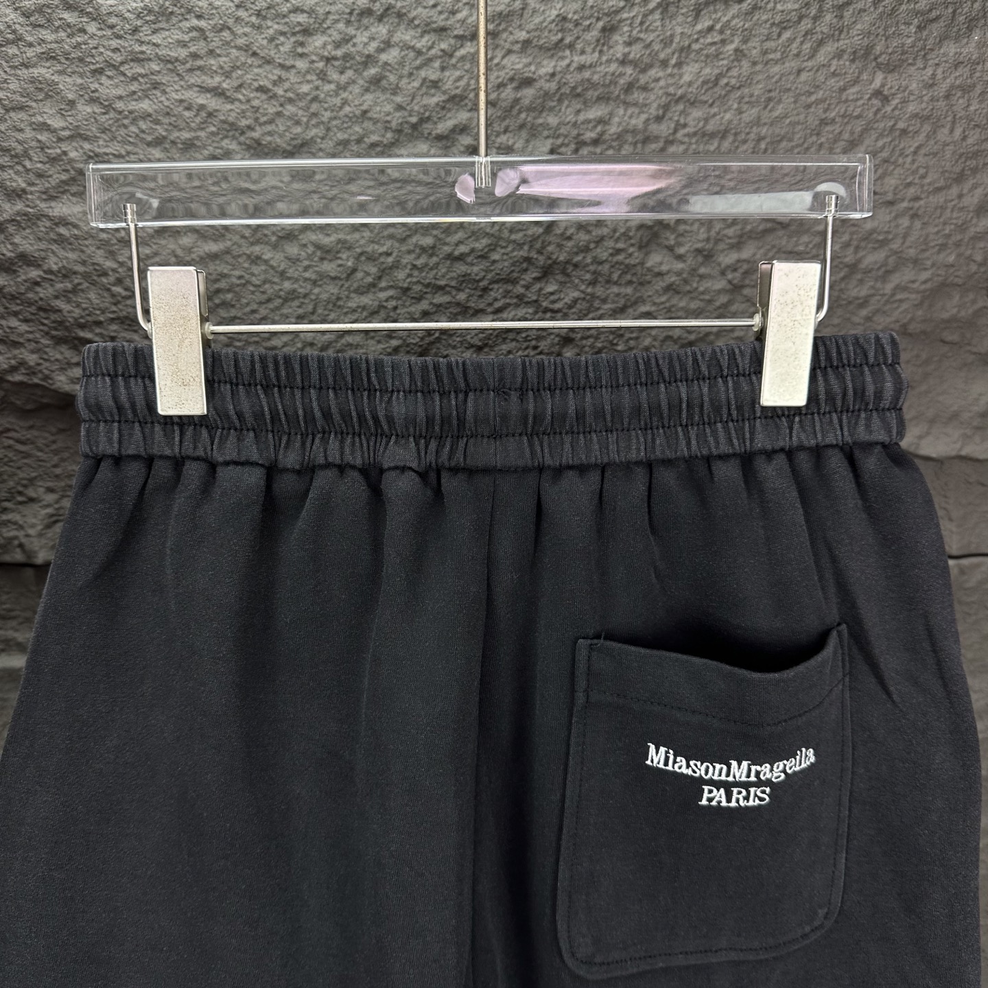 High-End Embroidered Logo Shampoo Couple Shorts: Magella 2025 Collection - 图片 9