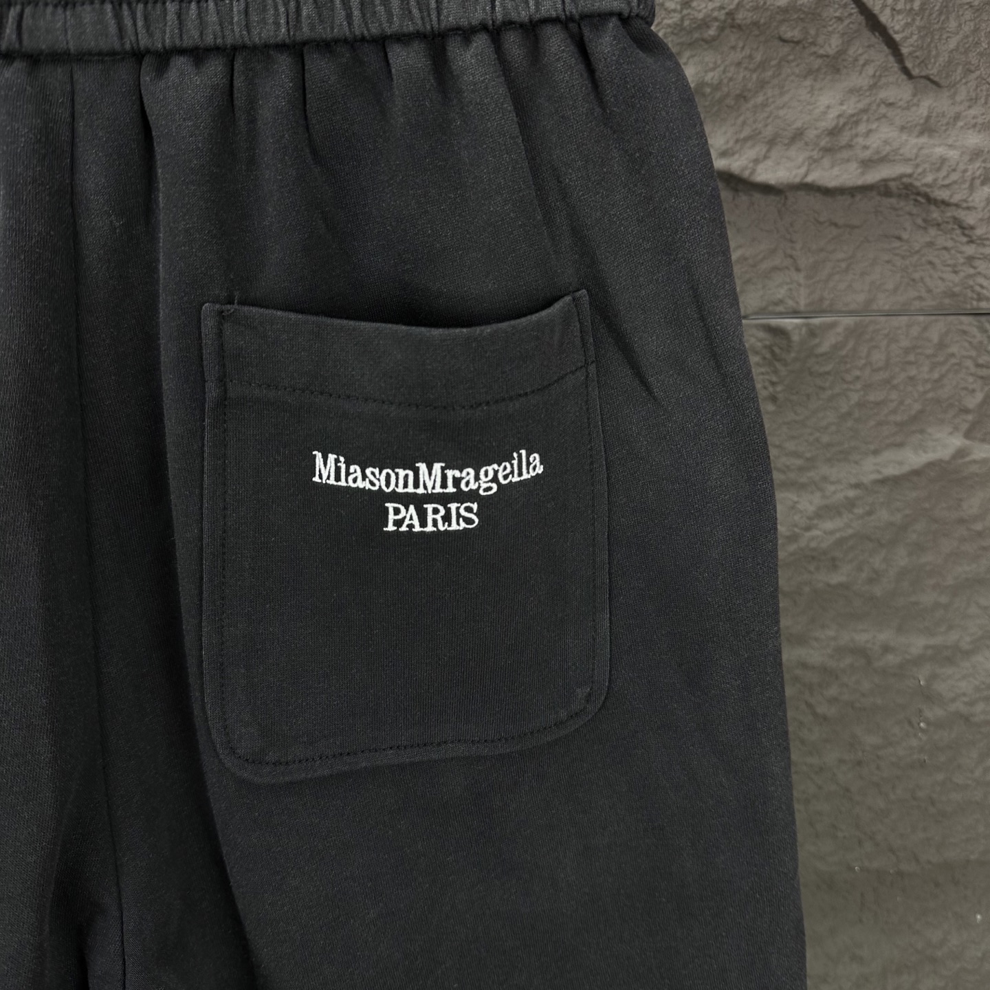 High-End Embroidered Logo Shampoo Couple Shorts: Magella 2025 Collection - 图片 8
