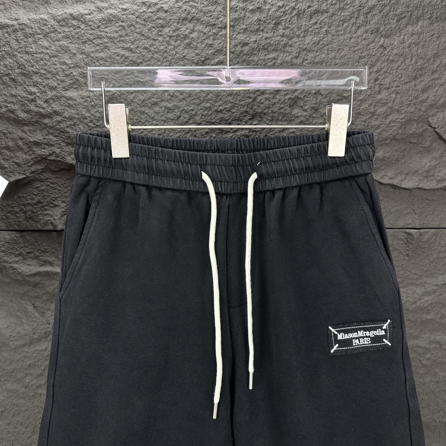 High-End Embroidered Logo Shampoo Couple Shorts: Magella 2025 Collection - 图片 5