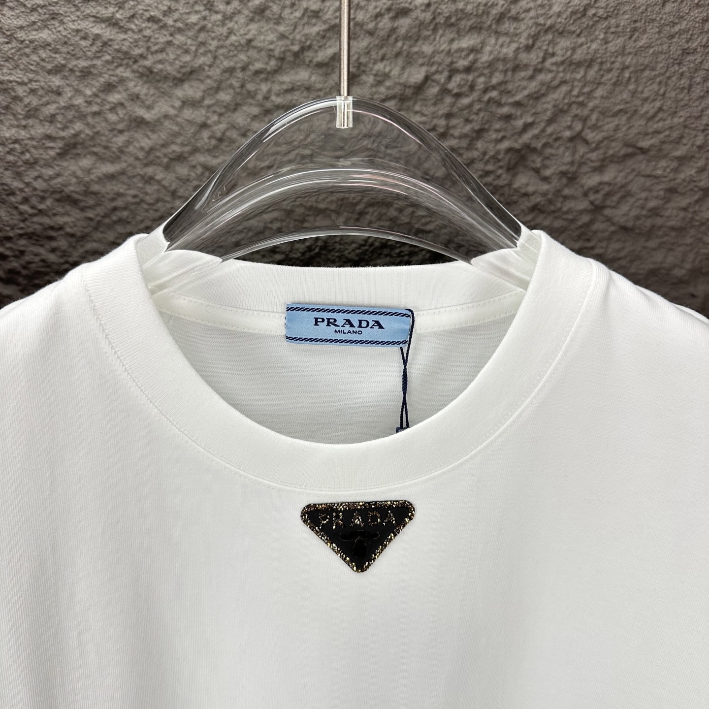 Prada 普拉达2025新款领口碎钻三角徽章 短袖T恤