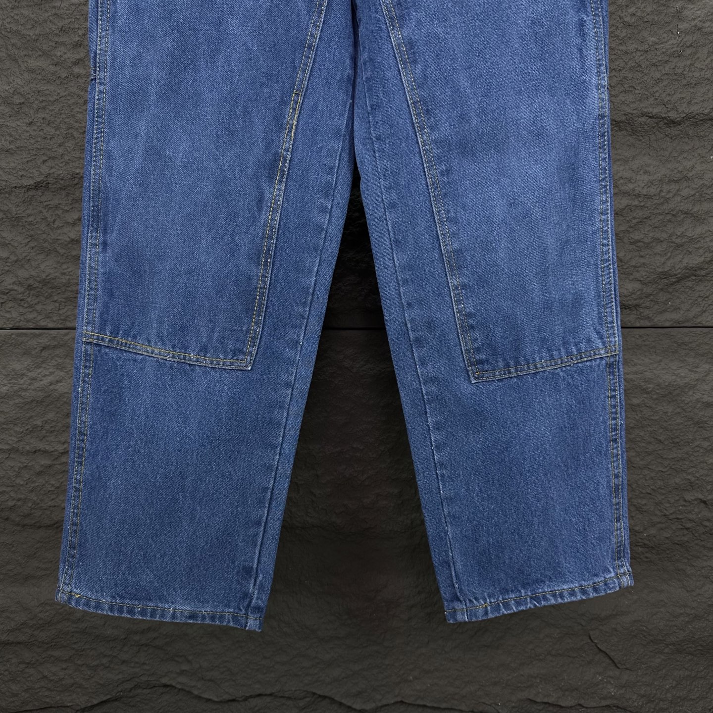 Carhart’s 2025 Heavy-Duty Poachers: High-Quality Loose Jeans for Men - 图片 8