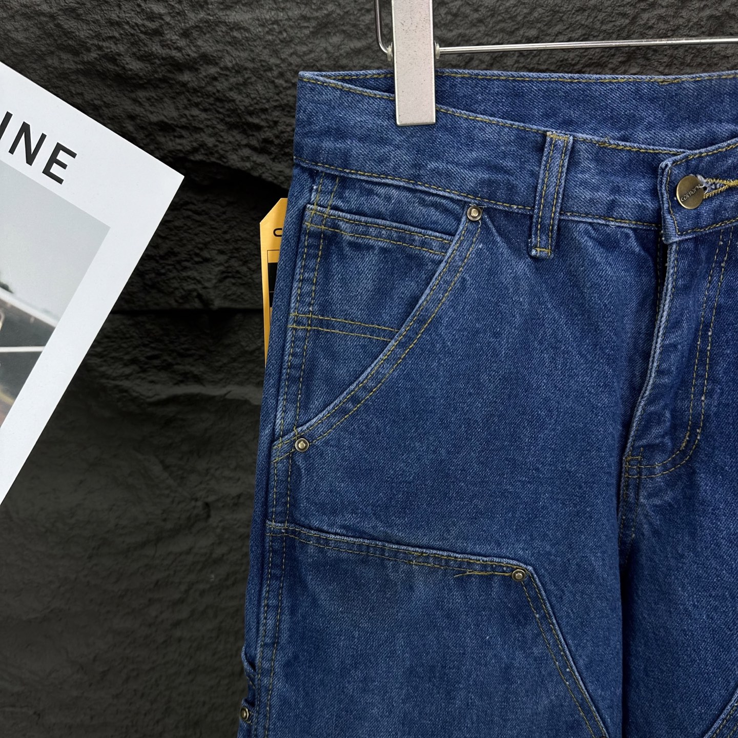 Carhart’s 2025 Heavy-Duty Poachers: High-Quality Loose Jeans for Men - 图片 4