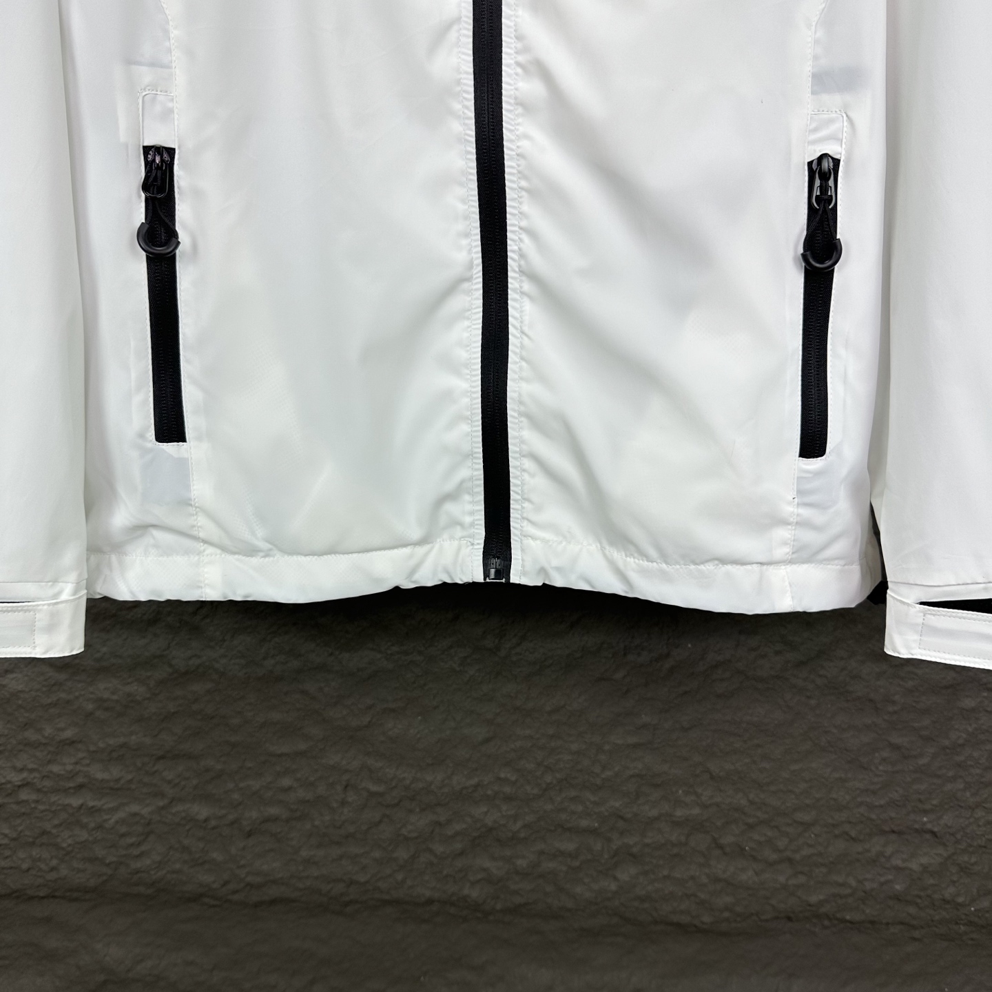 Fashionable Waterproof Sunscreen Jacket with Reflecting Letter Logo for Couples - 图片 8