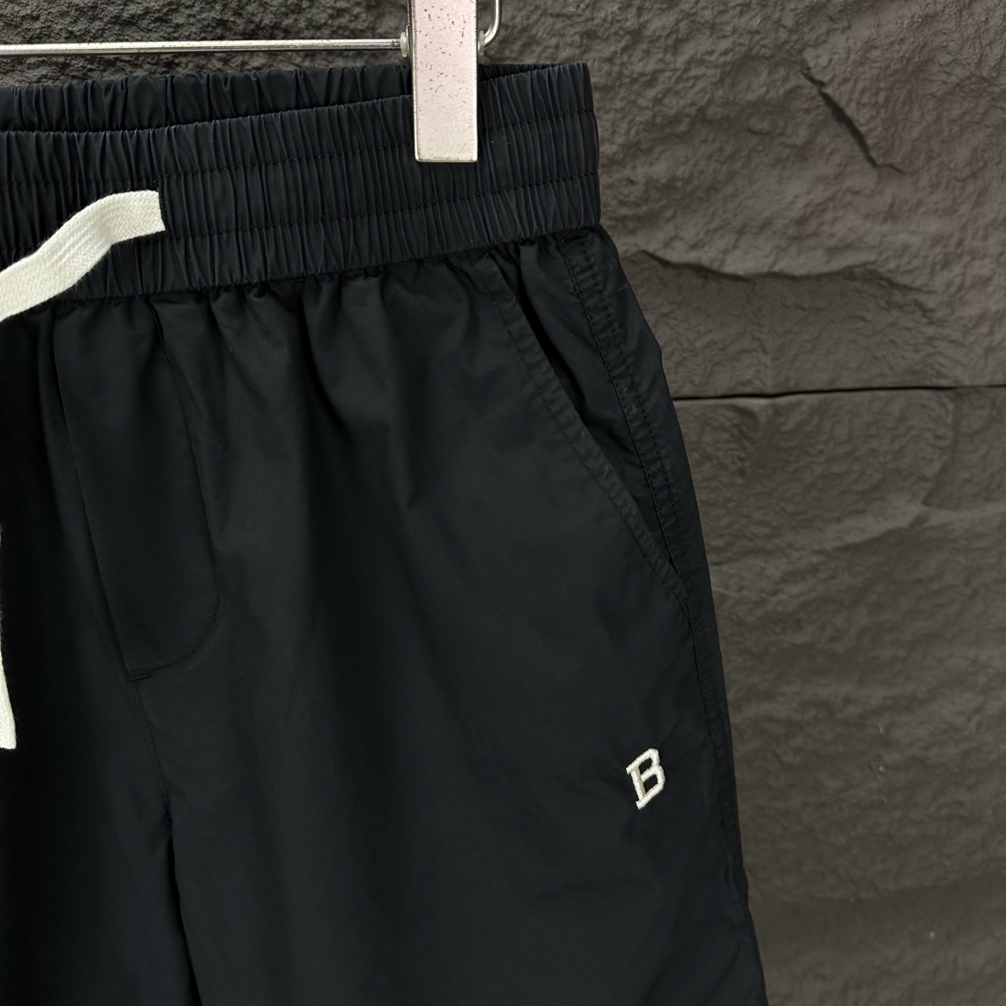High-End Custom Couple Shorts 2025: Pure-Coloured, Waterproof, Comfortable Fabric - 图片 5
