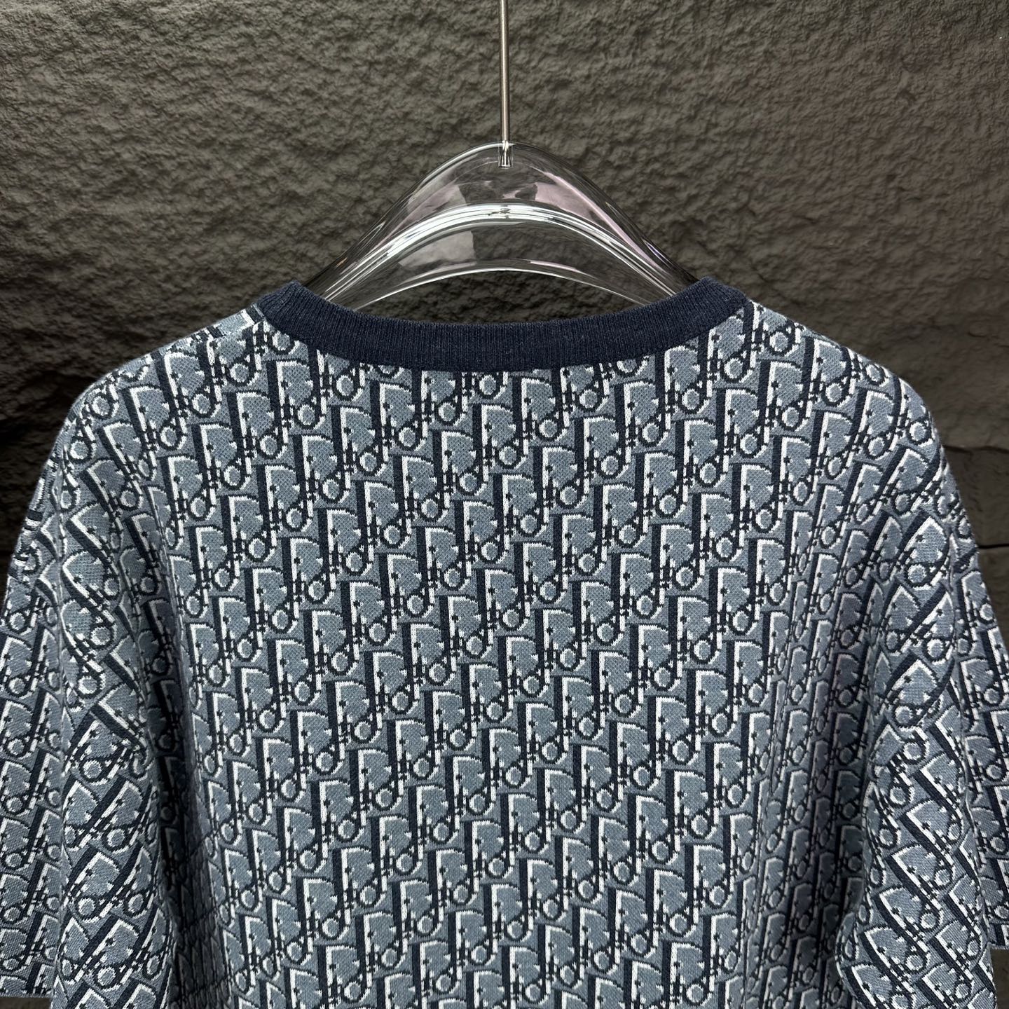 Dior Camiseta de Punto con Logo Jacquard para Parejas - Edición 2025 10 i1746196294761 6659 0 8