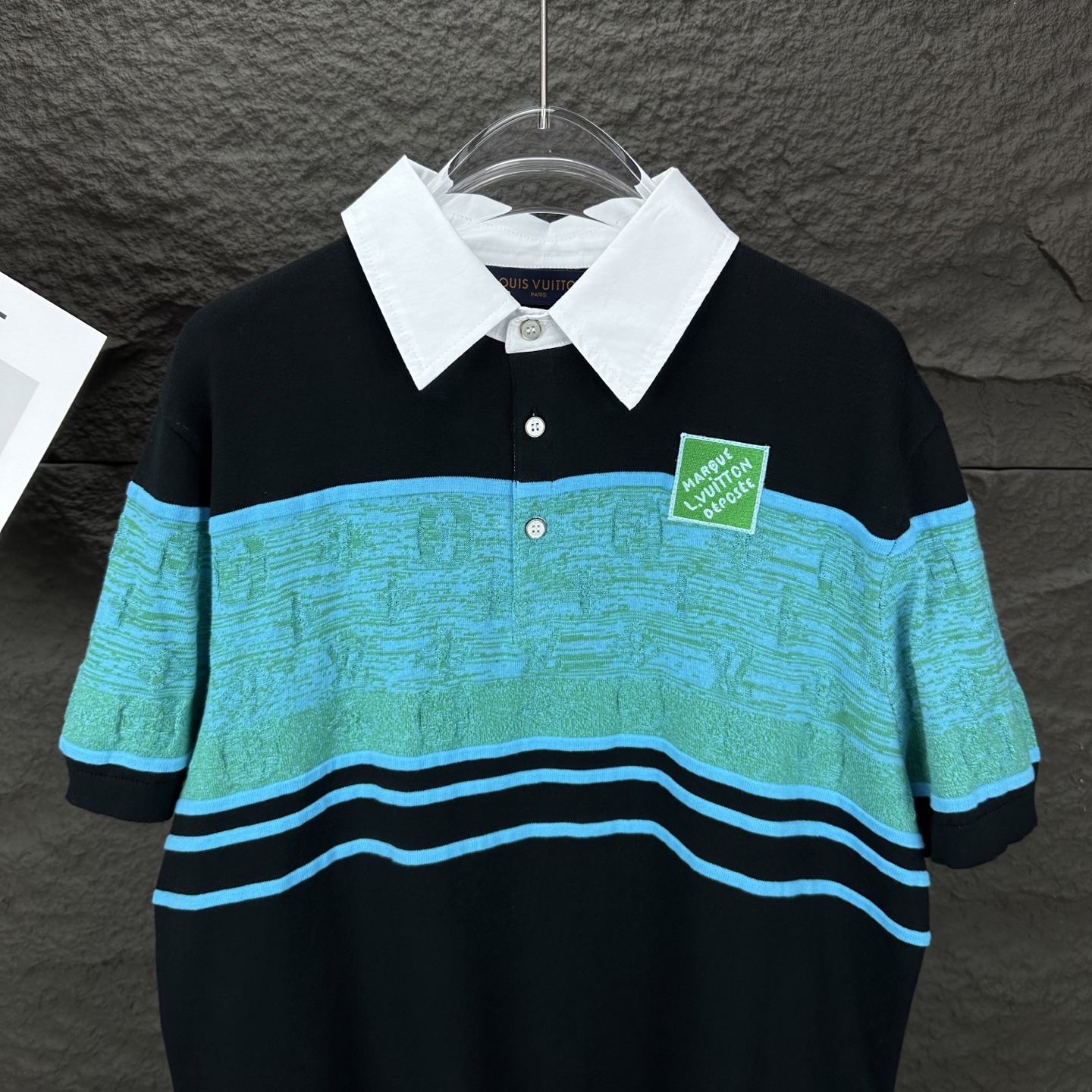 Louis Vuitton Polo de Punto con Logo Jacquard en Contraste para Parejas 6 i1746373332442 1365 0 4