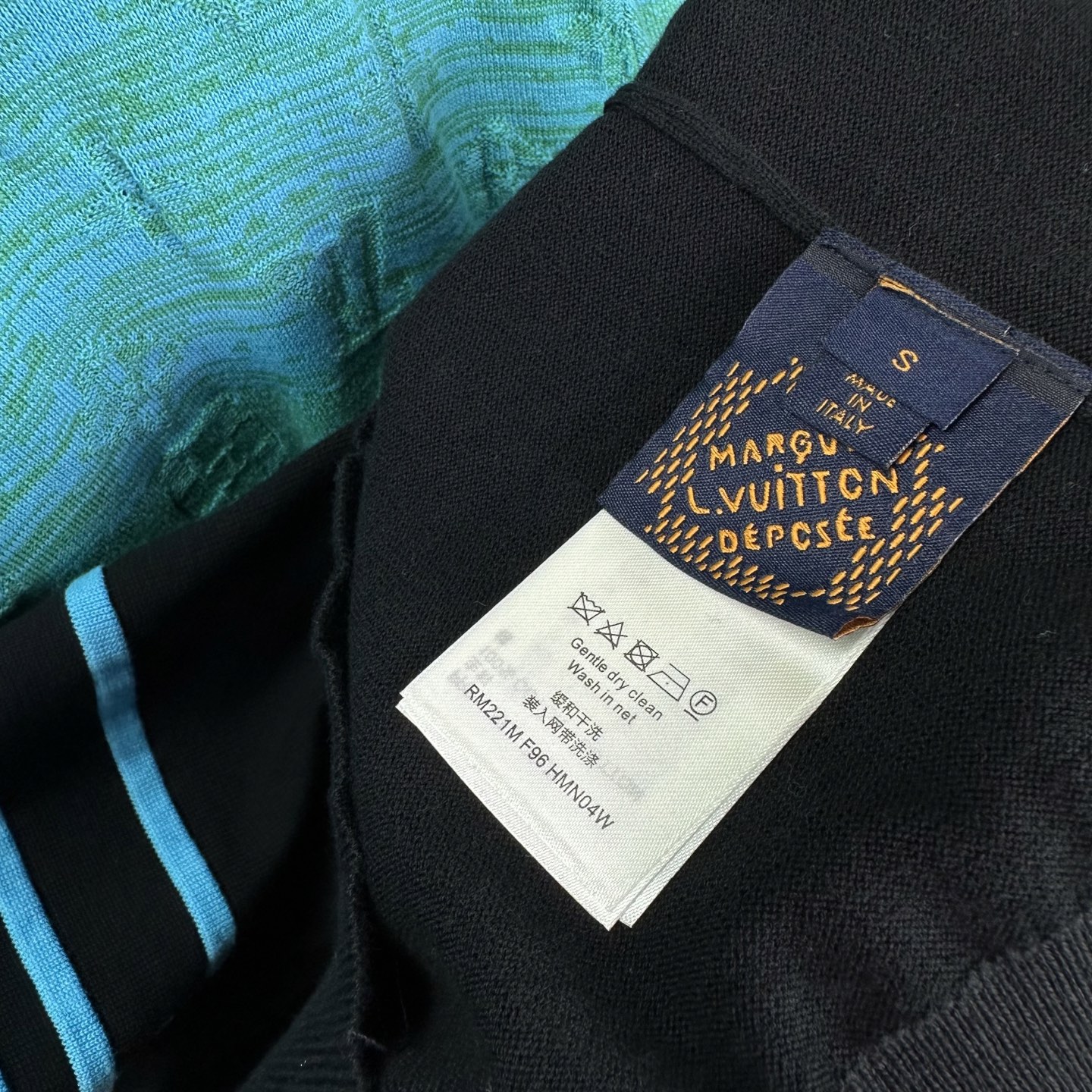 Louis Vuitton Polo de Punto con Logo Jacquard en Contraste para Parejas 9 i1746373333145 7580 0 7