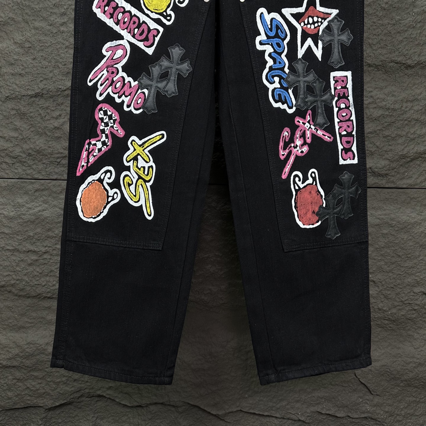 Chrome Hearts 克罗心2025新款伐木彩色涂鸦印花十字架拼皮 水洗牛仔裤