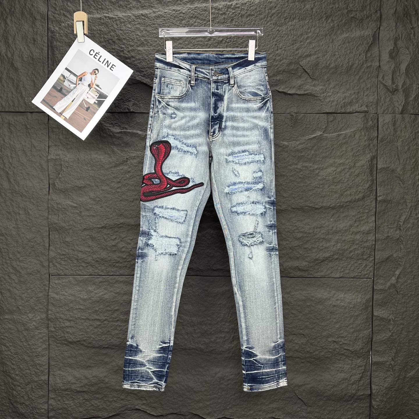 dr
AMIRI 2025新款限定刺绣眼镜蛇🐍情侣款水洗弹力牛仔裤 
...