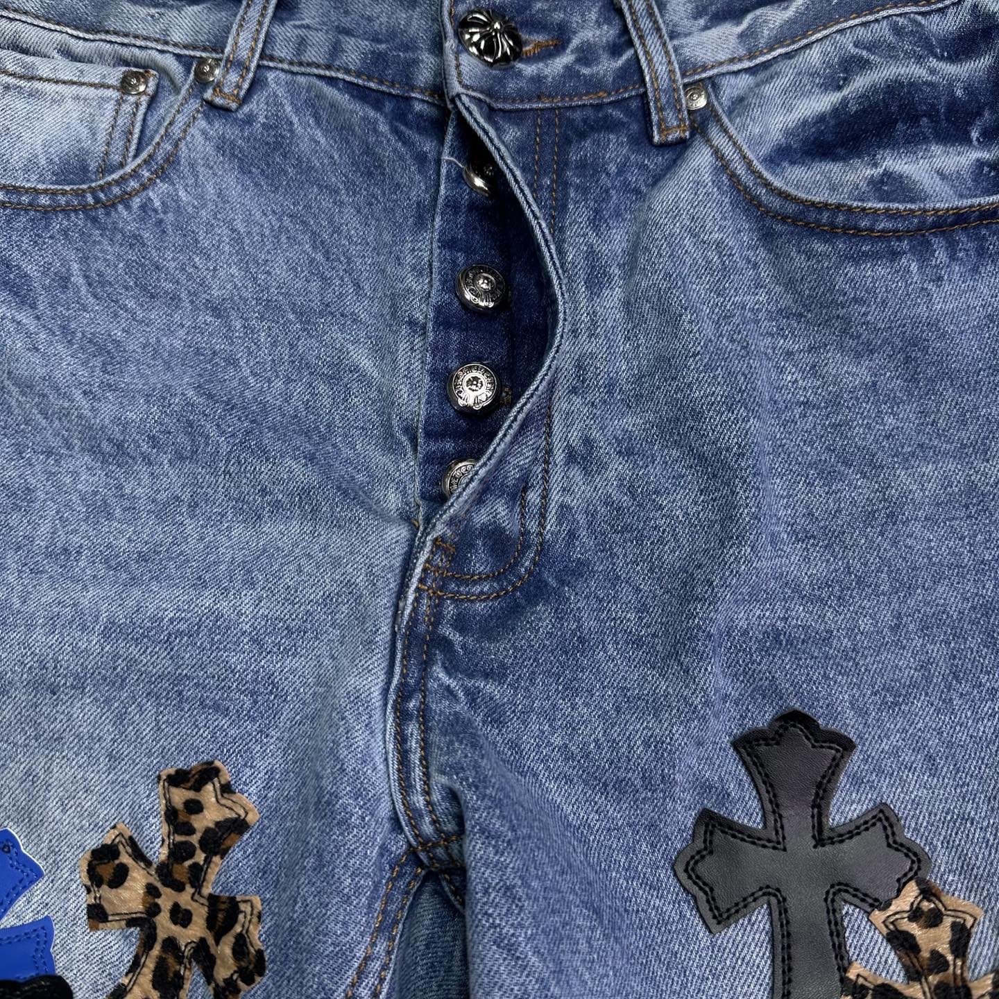 Chrome Hearts 克罗心2025新款多处彩色豹纹十字架拼皮 水洗宽松牛仔裤