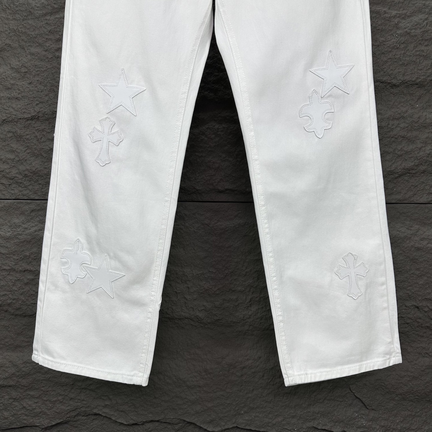 Chrome Hearts 克罗心2025新款星星十字架拼皮 水洗宽松牛仔裤