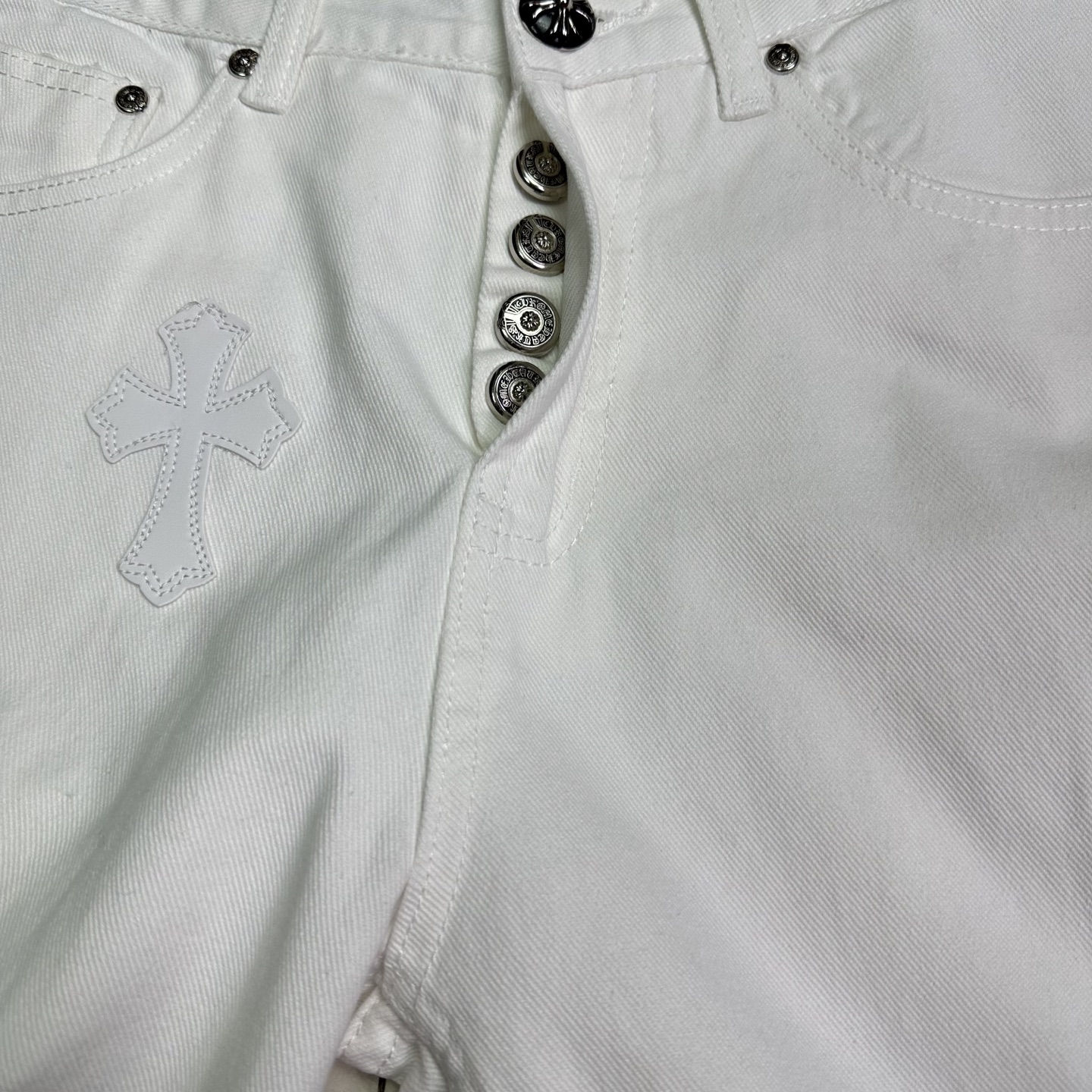 Chrome Hearts 克罗心2025新款星星十字架拼皮 水洗宽松牛仔裤