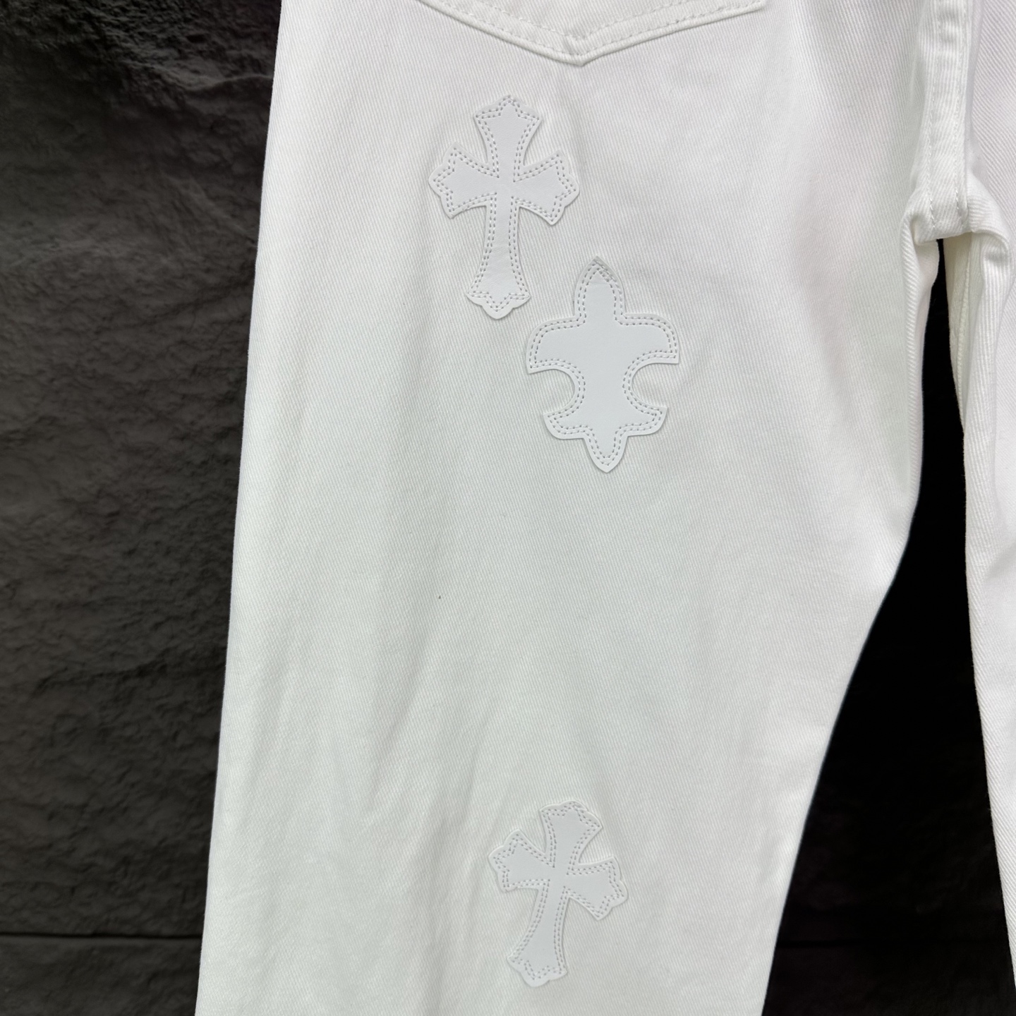 Chrome Hearts 克罗心2025新款星星十字架拼皮 水洗宽松牛仔裤
