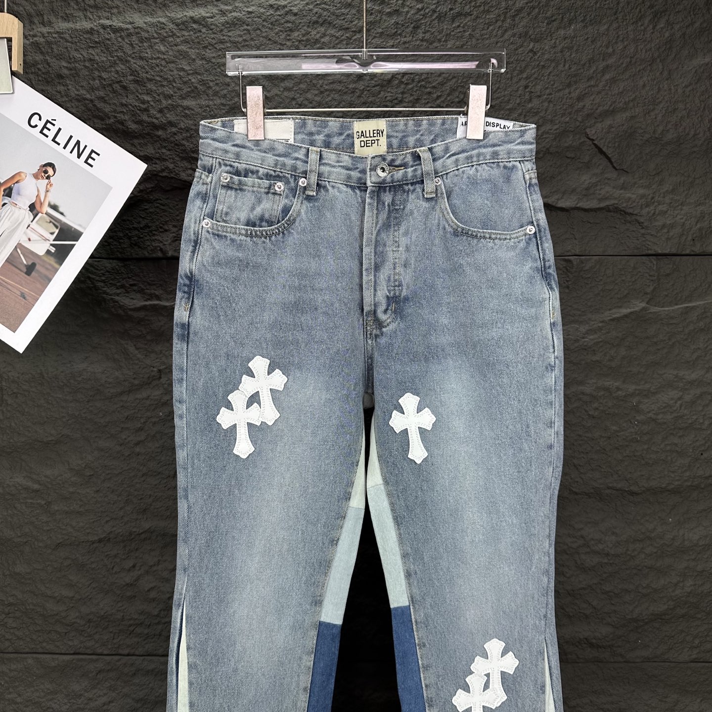 Chrome Hearts GALLERY DEPT. &克罗心联名2025新款拼接白色十字架拼皮 微喇牛仔裤