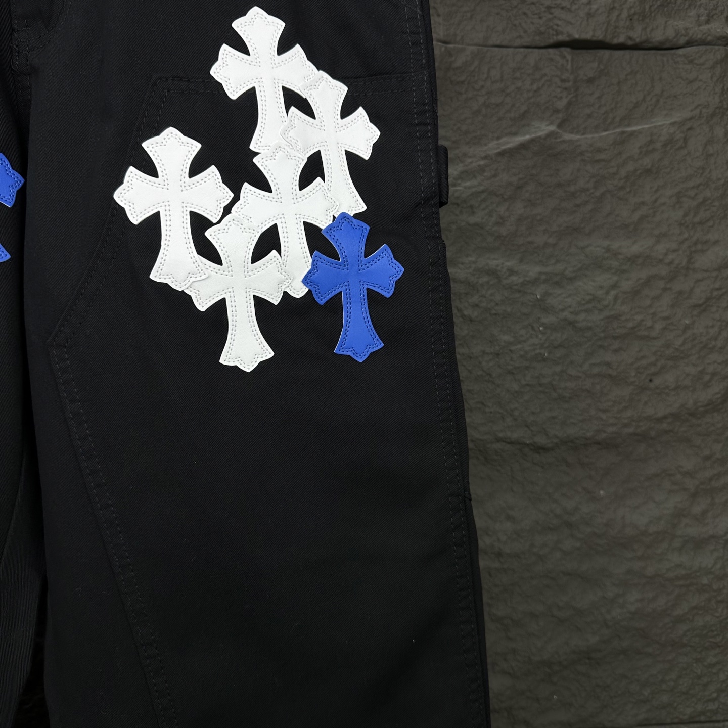 Chrome Hearts 克罗心2025新款工装伐木蓝白十字架拼皮 宽松牛仔裤