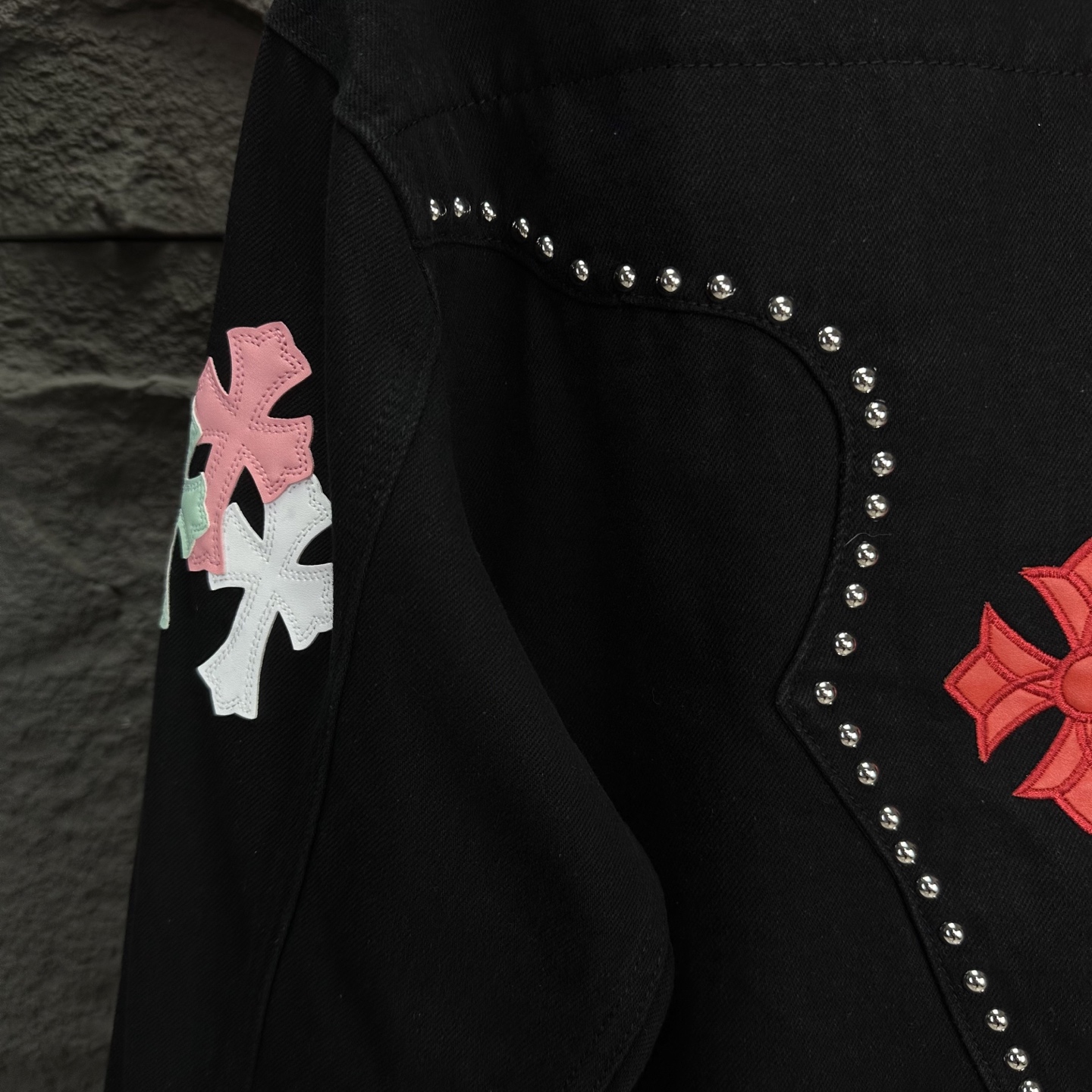 Chrome Hearts 克罗心2025新款蓝白十字架拼皮珋钉 牛仔外套