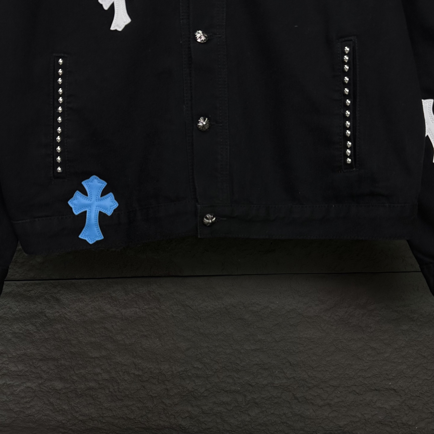 Chrome Hearts 克罗心2025新款蓝白十字架拼皮珋钉 牛仔外套