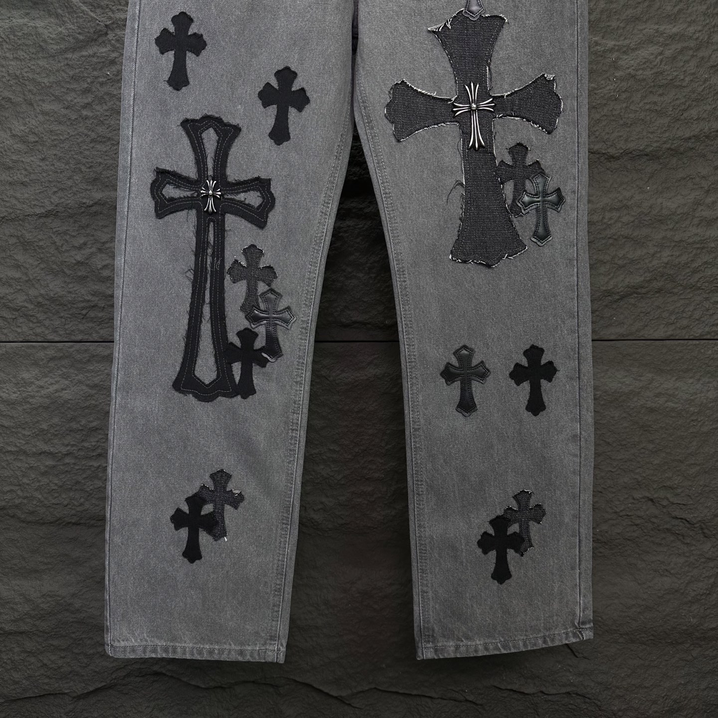 Chrome Hearts 克罗心2025新款牛王金属十字架拼皮 水洗牛仔裤