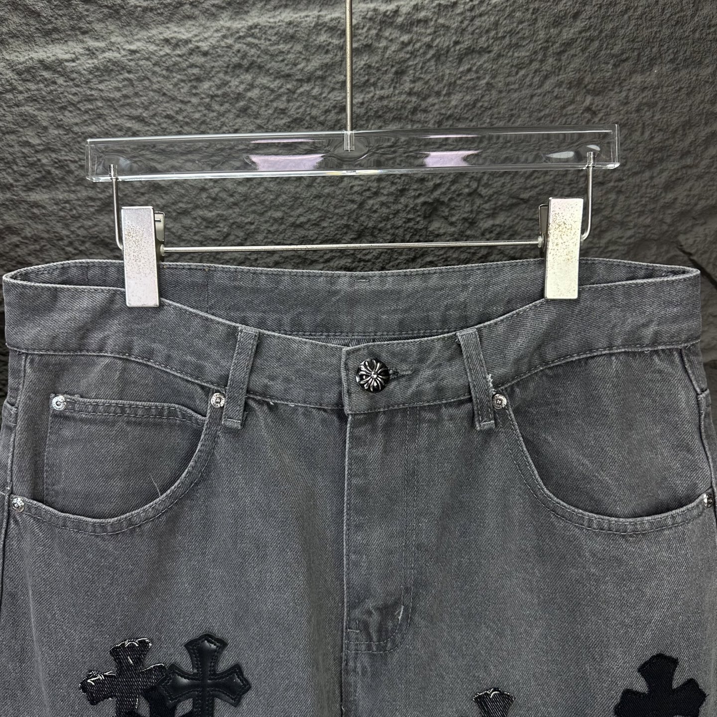 Chrome Hearts 克罗心2025新款牛王金属十字架拼皮 水洗牛仔裤