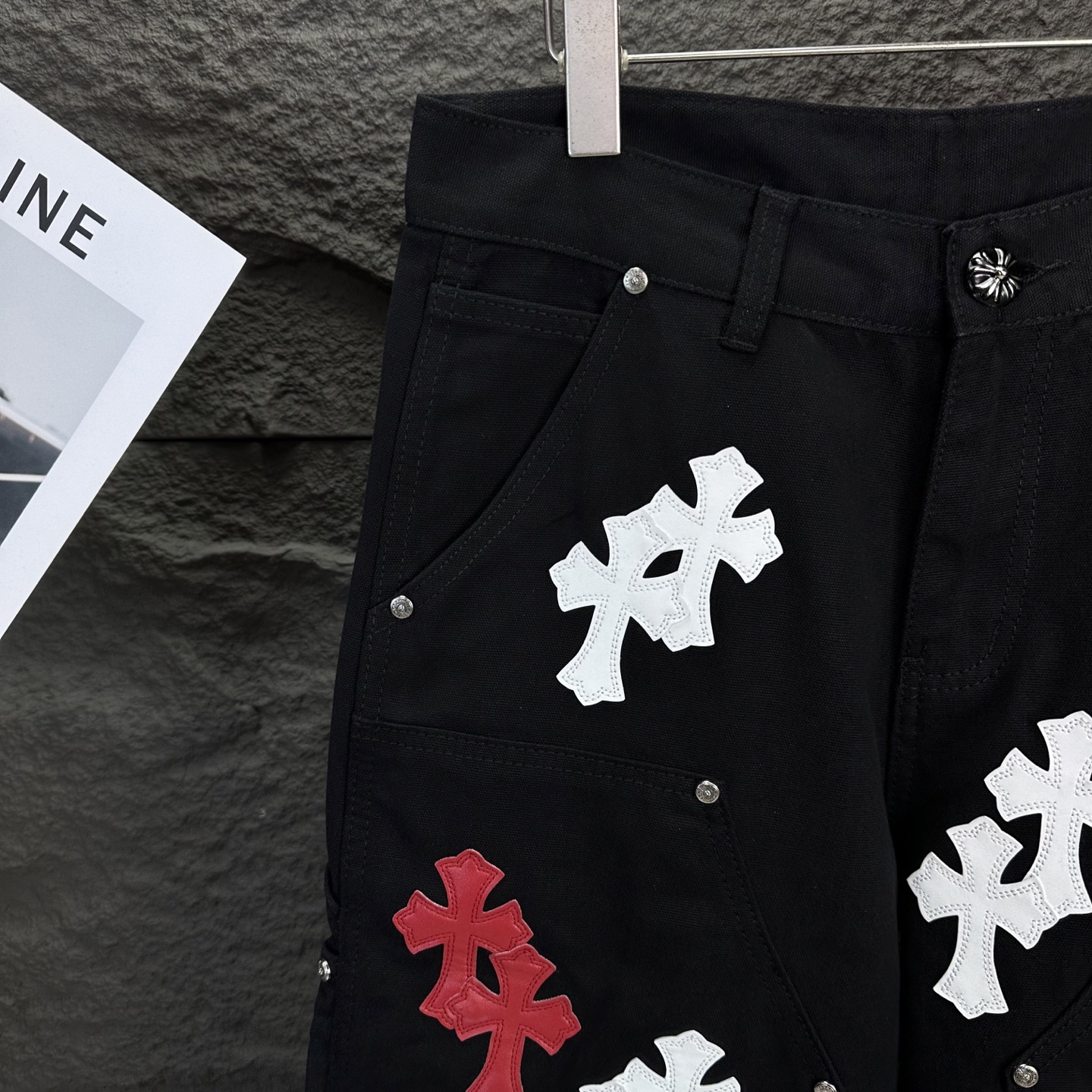 Chrome Hearts 克罗心2025新款工装伐木红白十字架拼皮 宽松牛仔裤