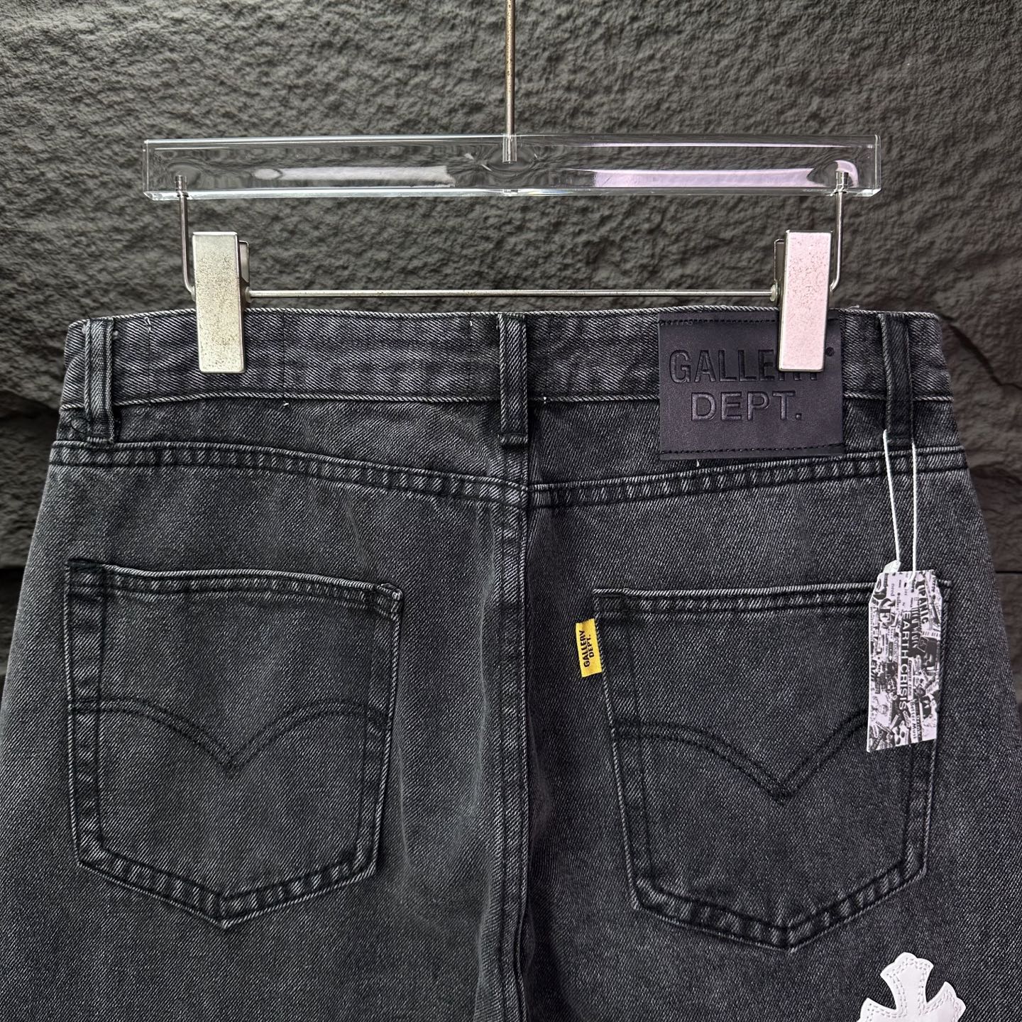 Chrome Hearts GALLERY DEPT. &克罗心联名2025新款拼接白色十字架拼皮 微喇牛仔裤