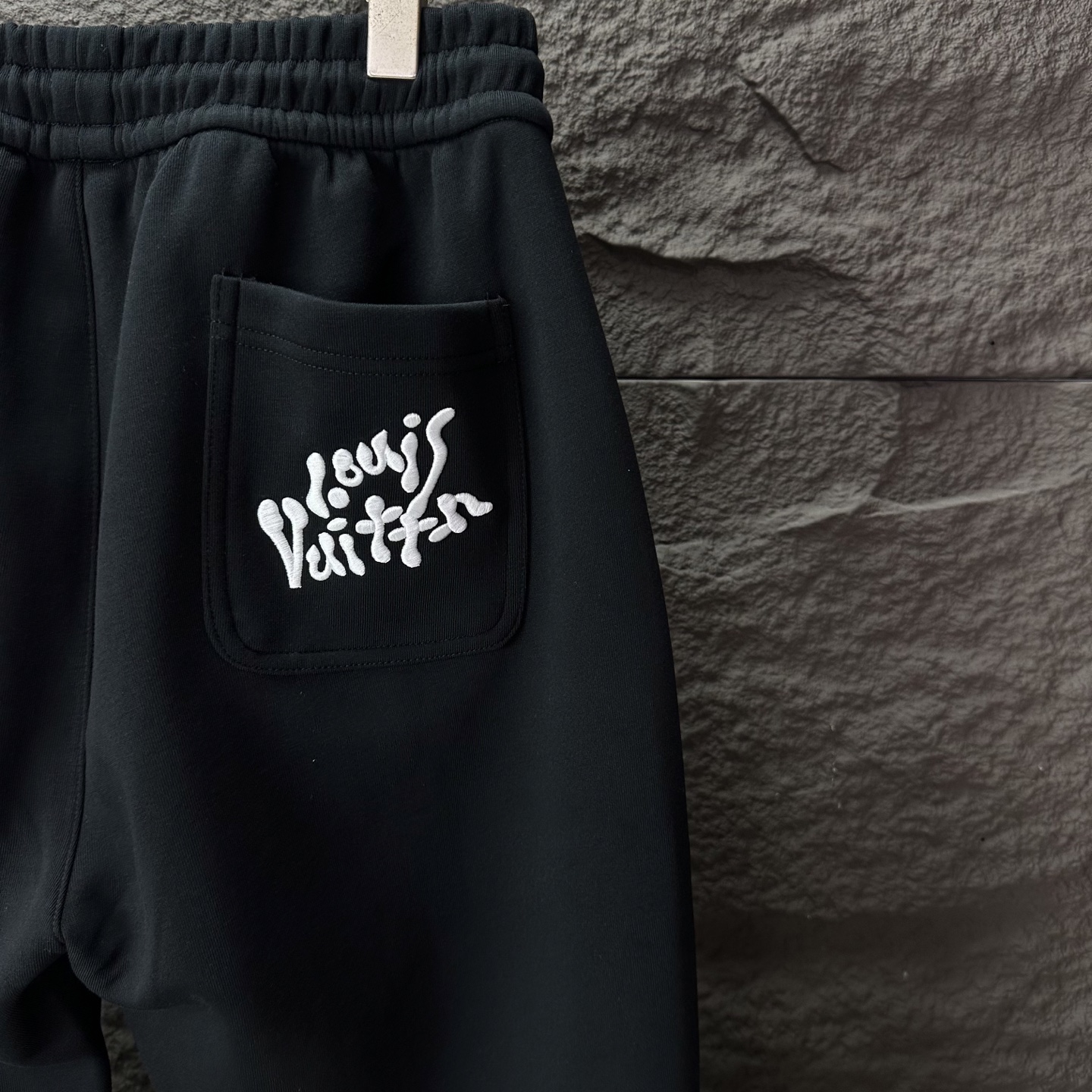 驴家2025新款刺绣字母logo情侣款宽松直筒长裤🔥高版本🔥高版本🔥原版面料 数码直喷印花工艺 网红明星