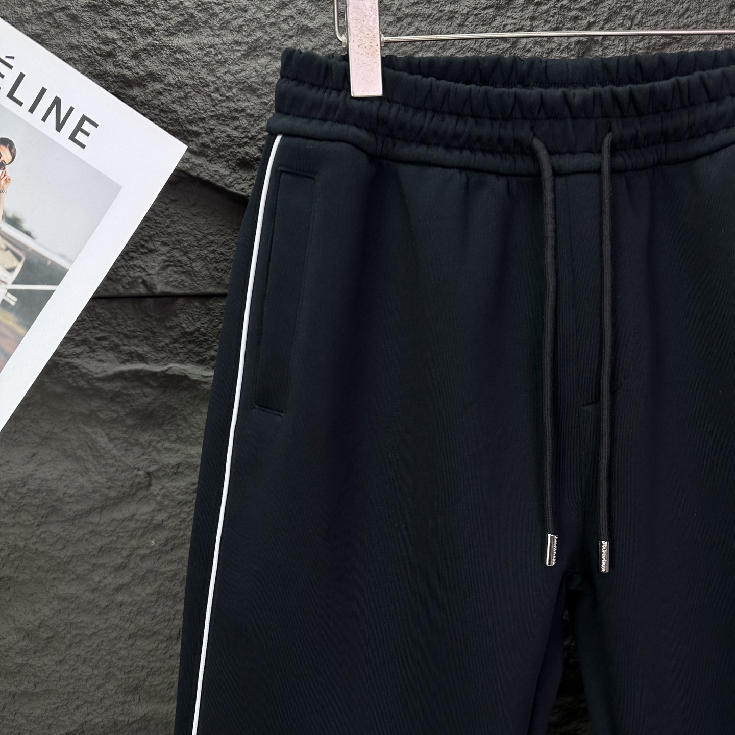 巴黎世家2025新款刺绣字母logo情侣款宽松直筒长裤🔥高版本🔥高版本🔥原版面料 数码直喷印花工艺 网红